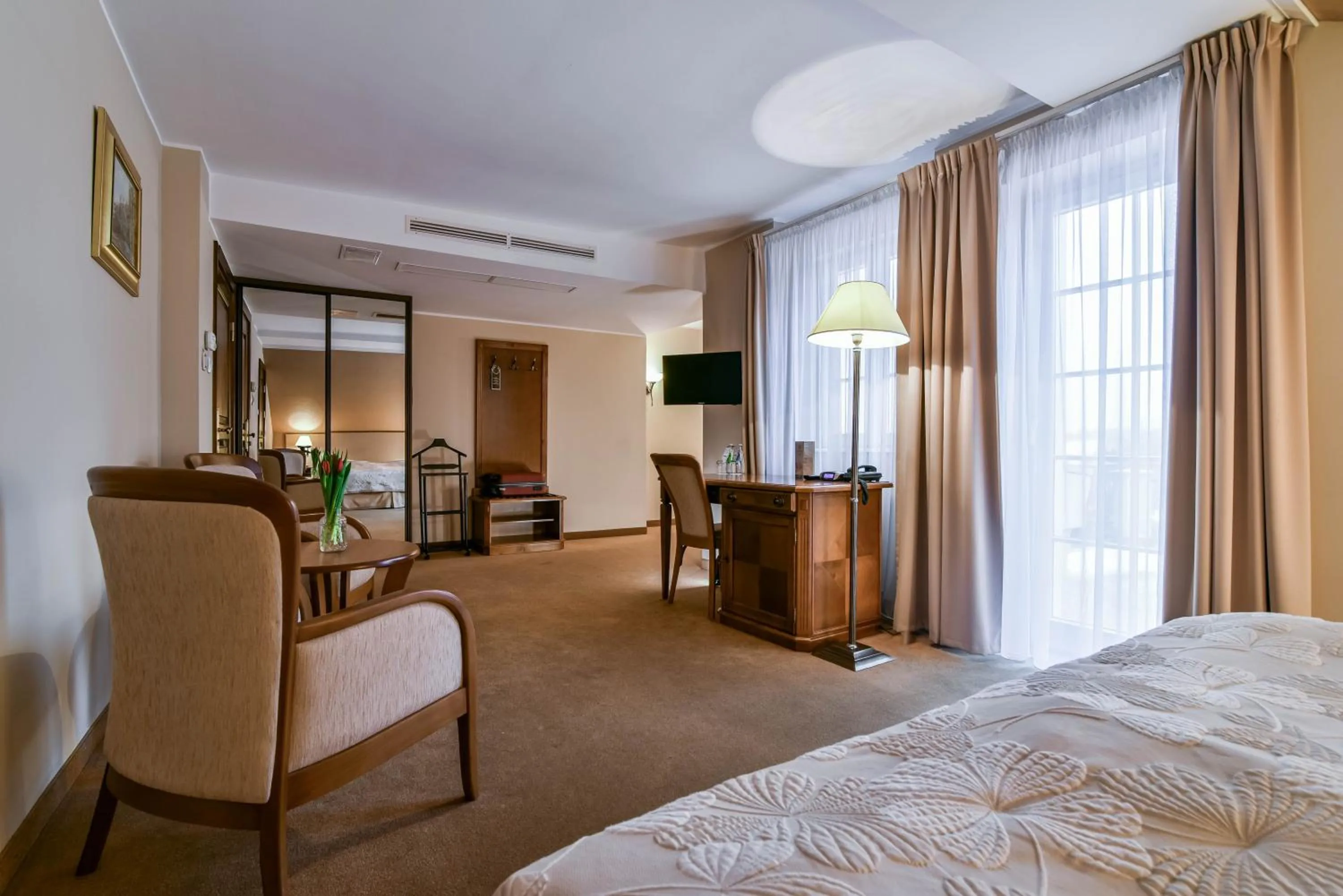 Living room, Bed in Hotel SPA Wieniawa