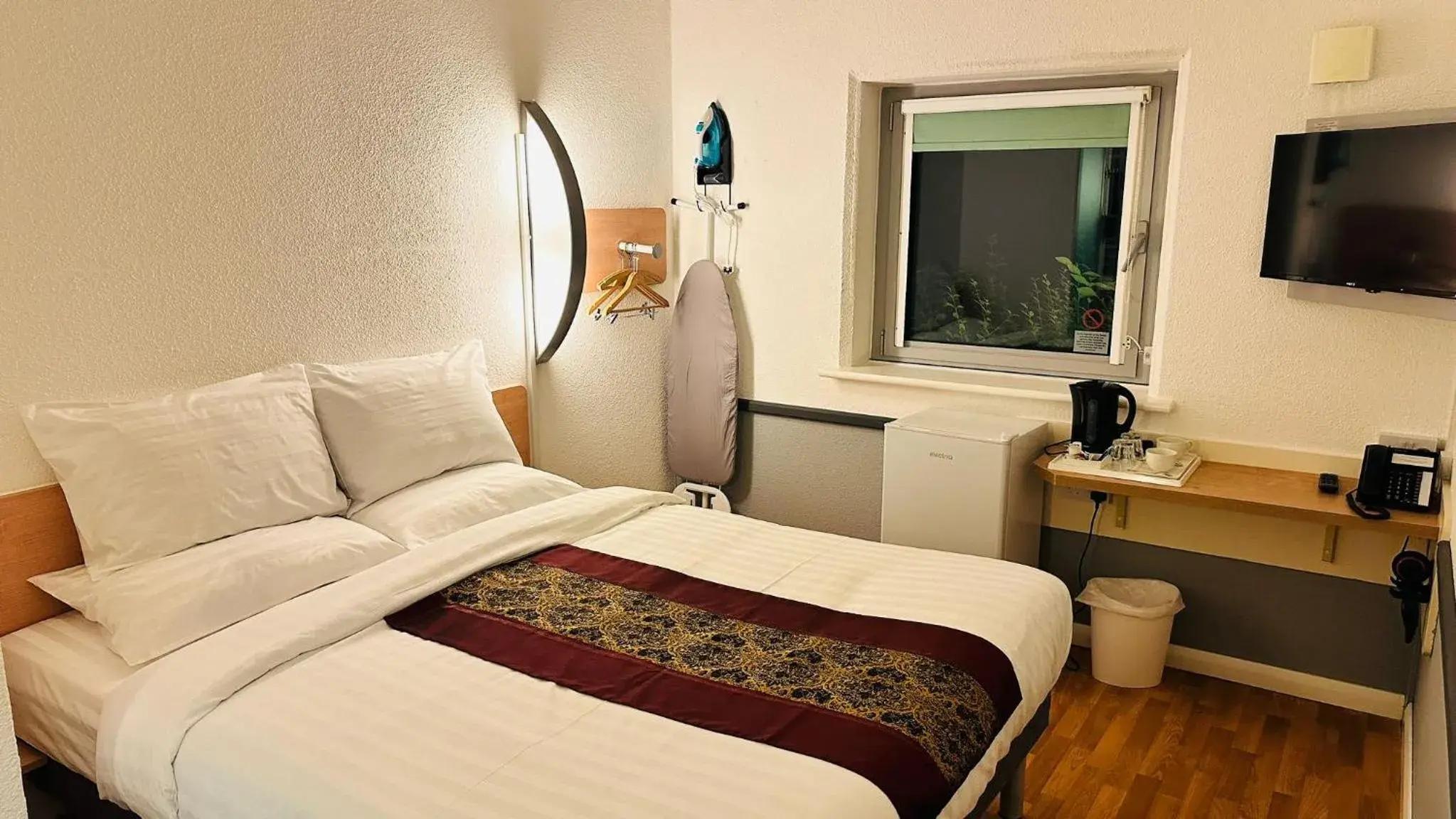 Double Room in Cambridge Hotel Bradford Central Double Room in Cambridge Hotel Bradford Central