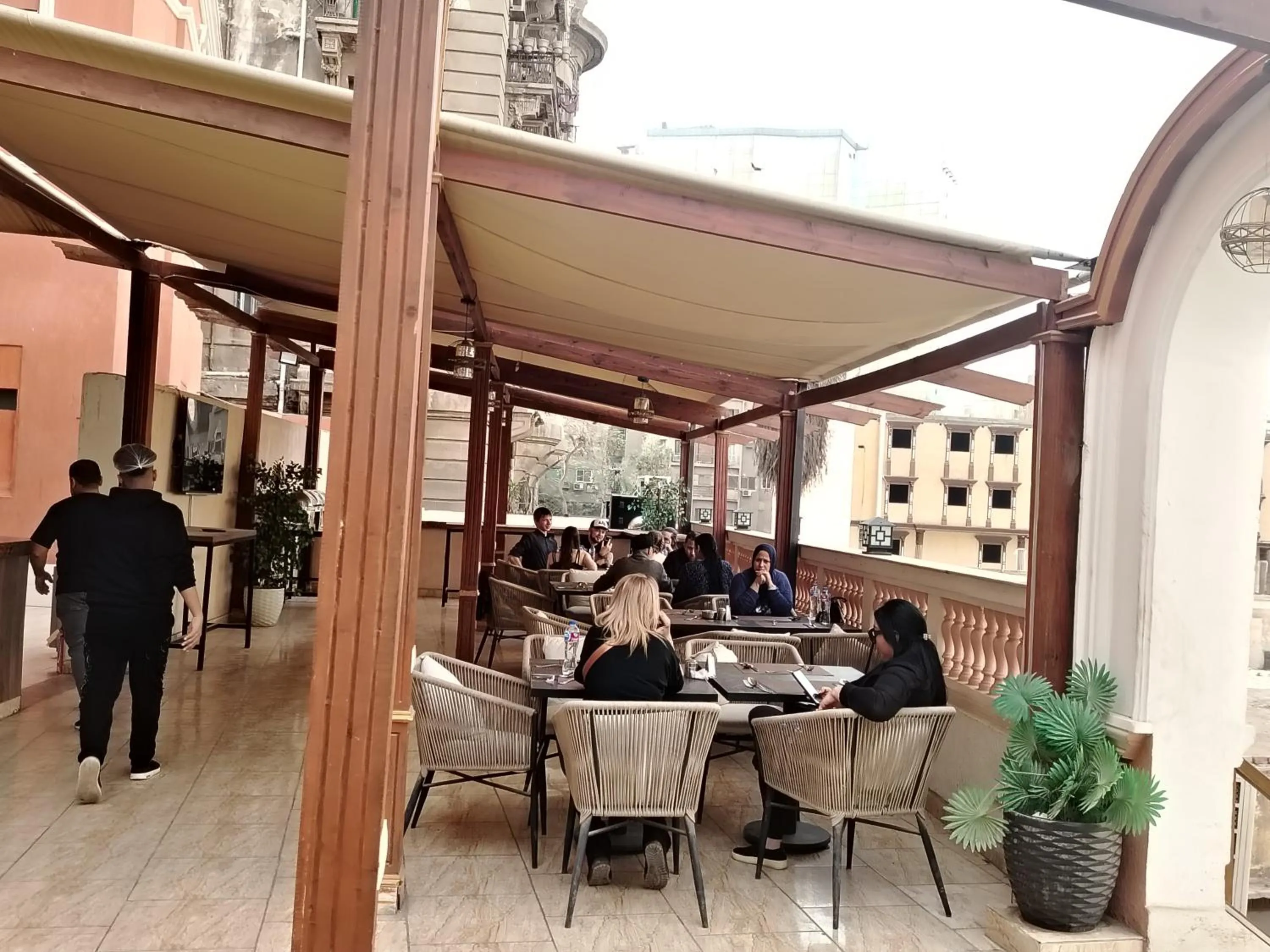 Restaurant/places to eat in Victoria Cairo Hotel