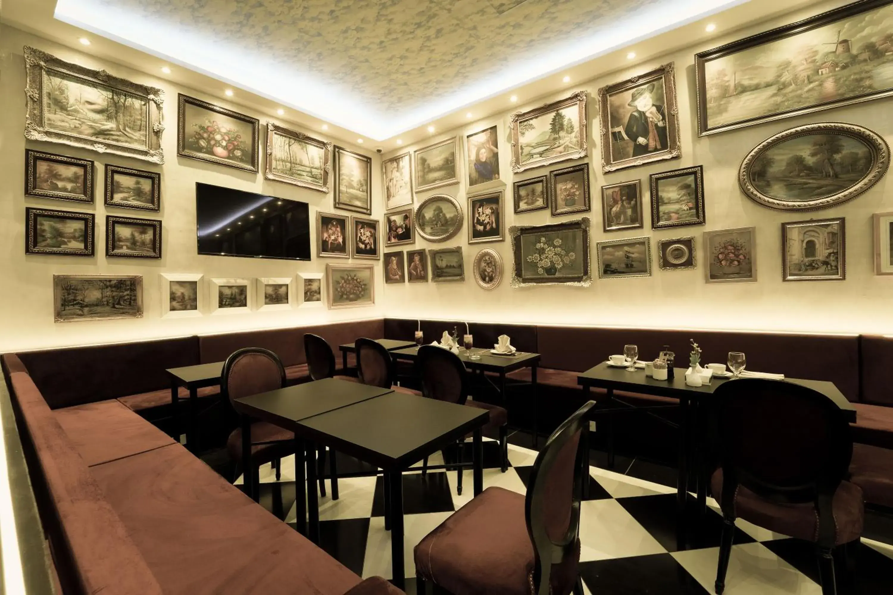 Restaurant/places to eat in Victoria Cairo Hotel Restaurant/places to eat in Victoria Cairo Hotel