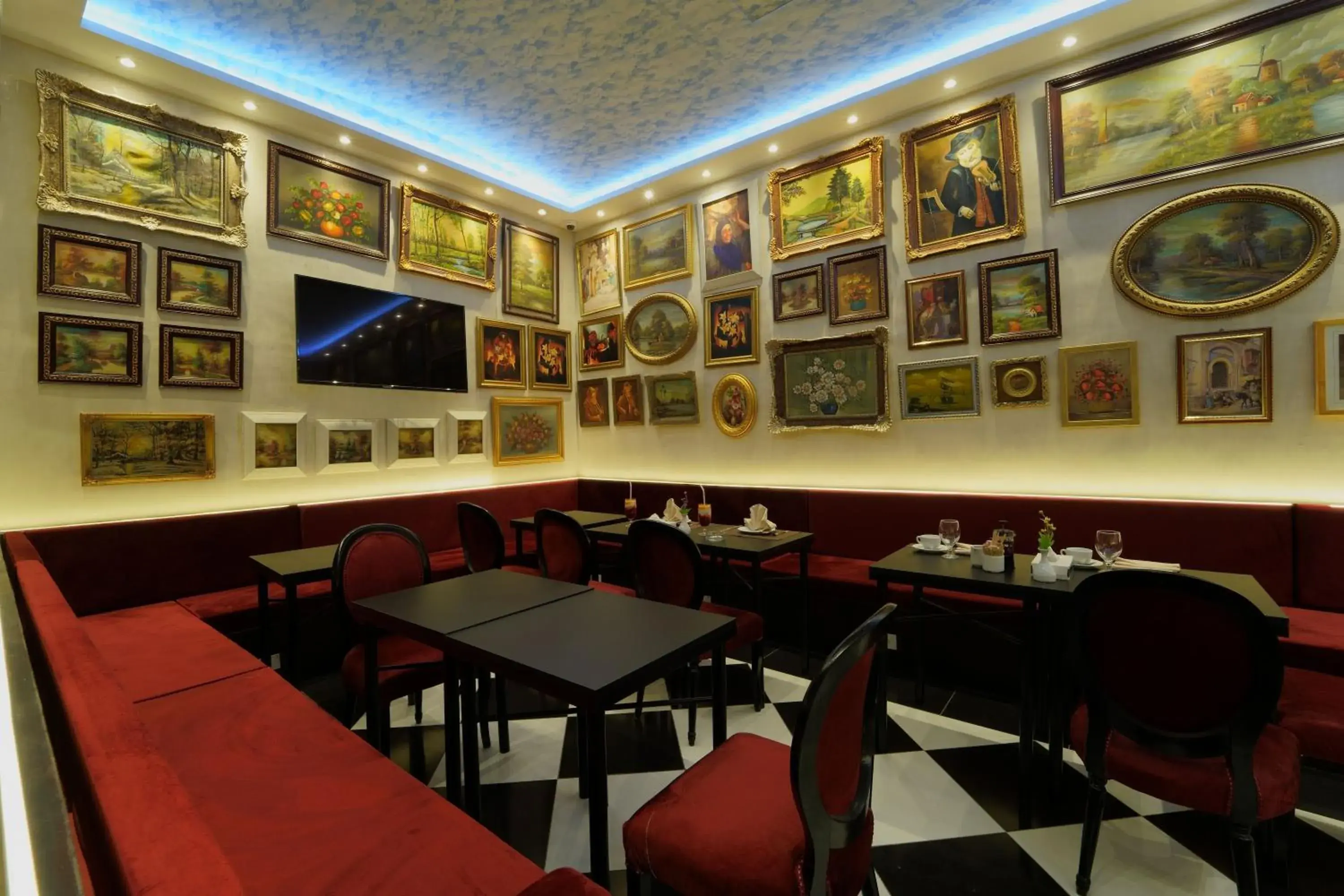 Restaurant/places to eat in Victoria Cairo Hotel Restaurant/places to eat in Victoria Cairo Hotel