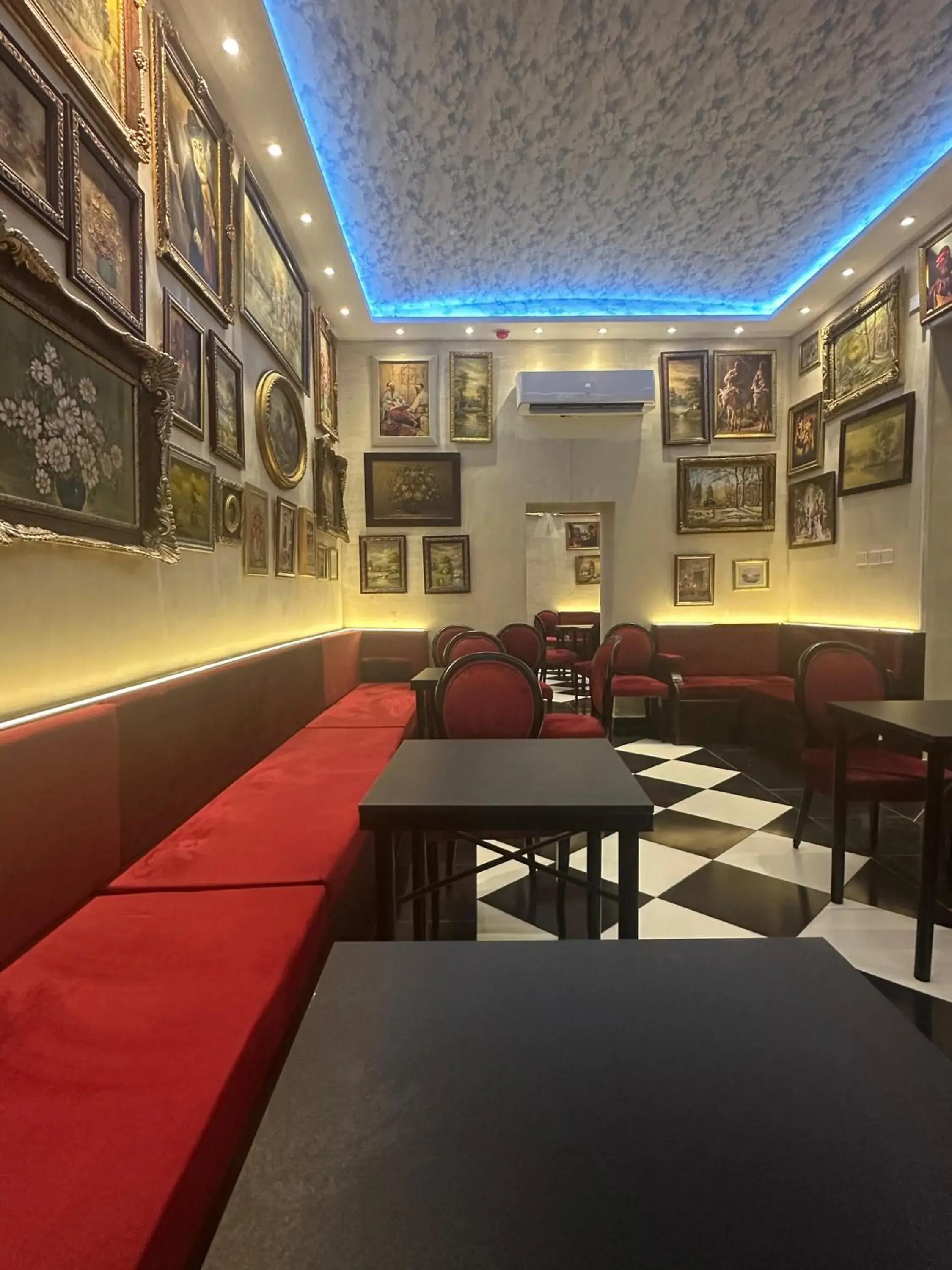 Restaurant/places to eat in Victoria Cairo Hotel Restaurant/places to eat in Victoria Cairo Hotel