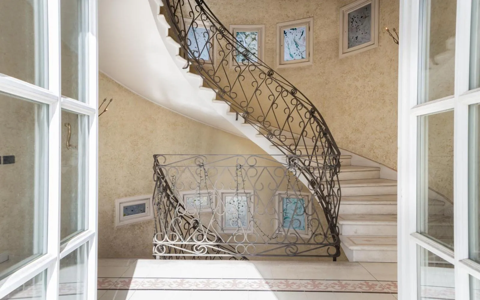 Facade/entrance in Villa Daniela