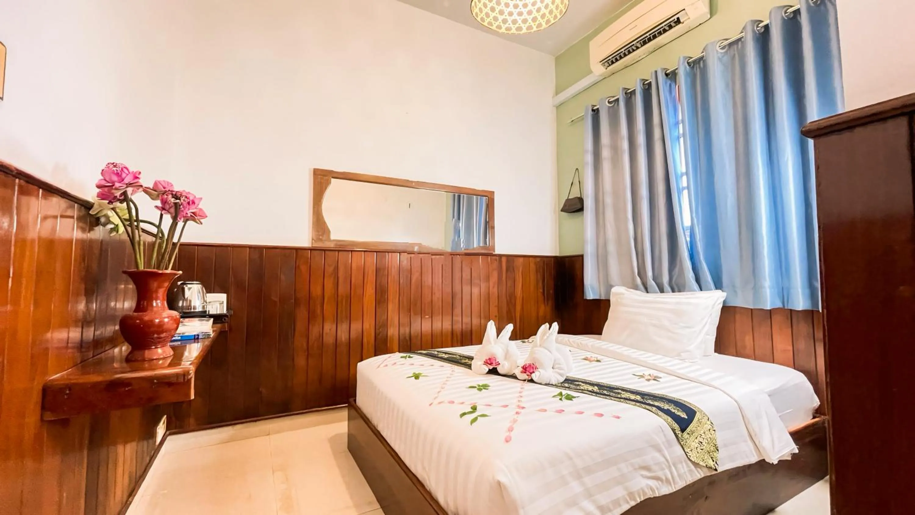 Bed in The Center Point