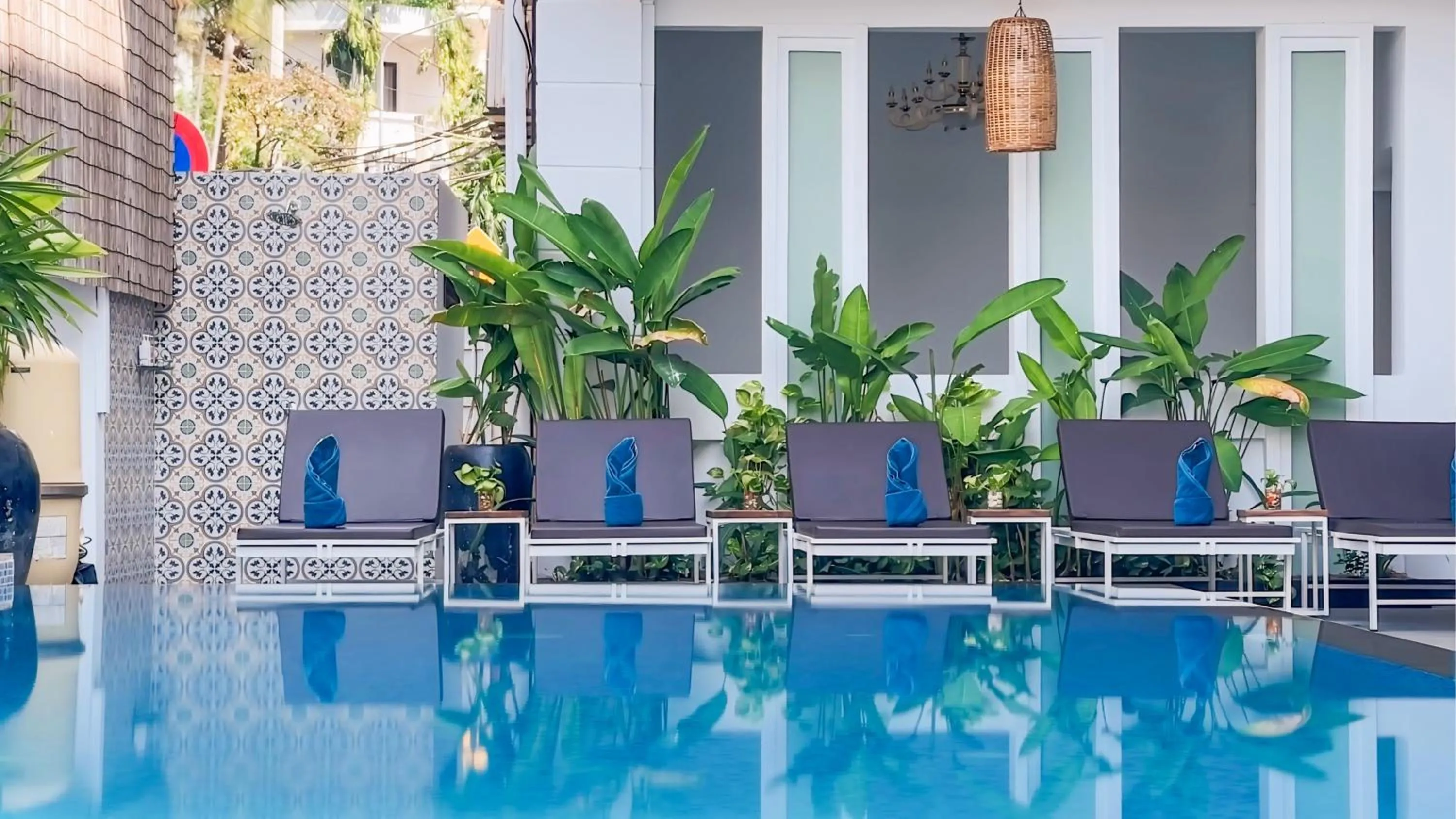 Swimming pool in The Center Point