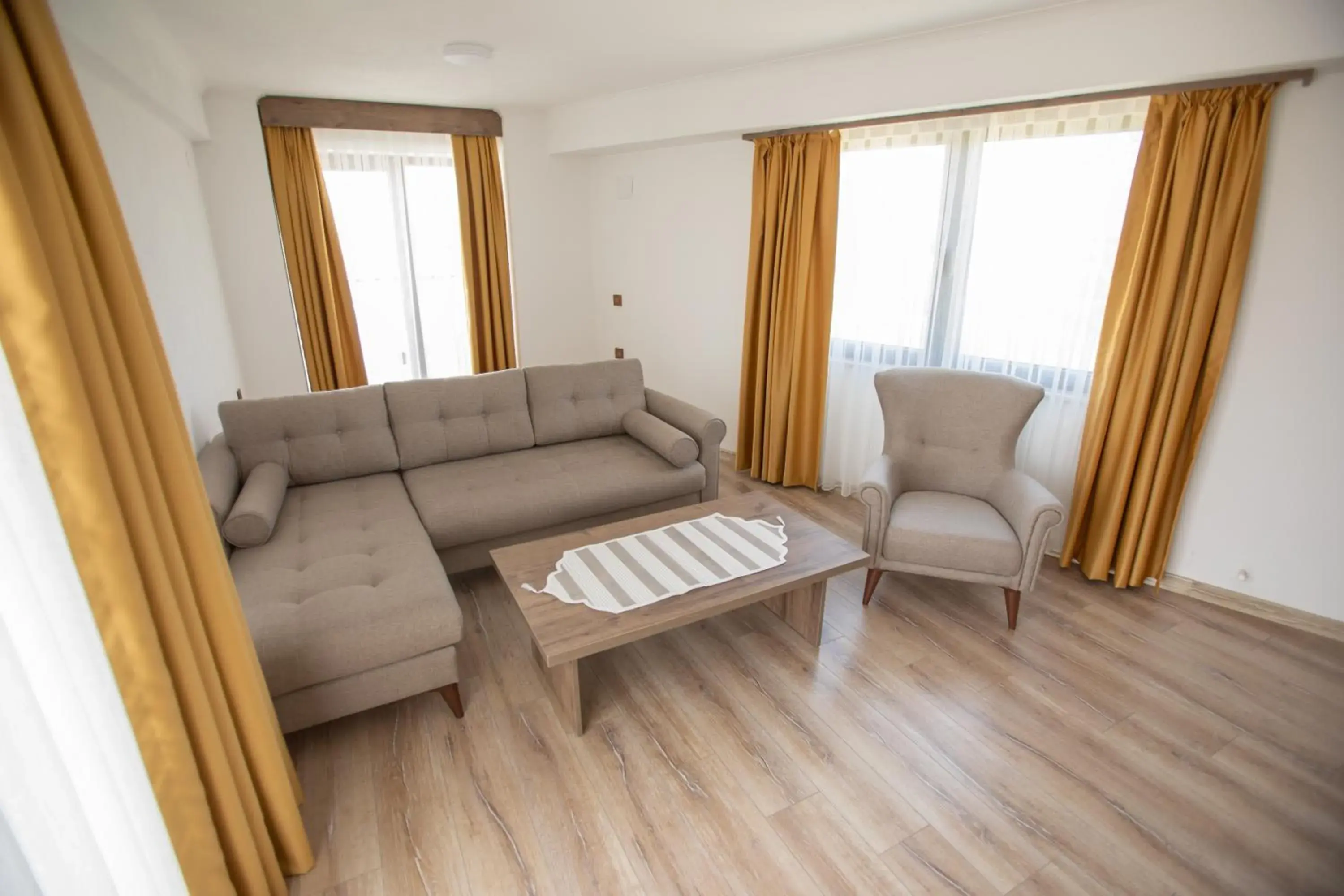 King Suite - single occupancy in E87 Highway Otel King Suite - single occupancy in E87 Highway Otel