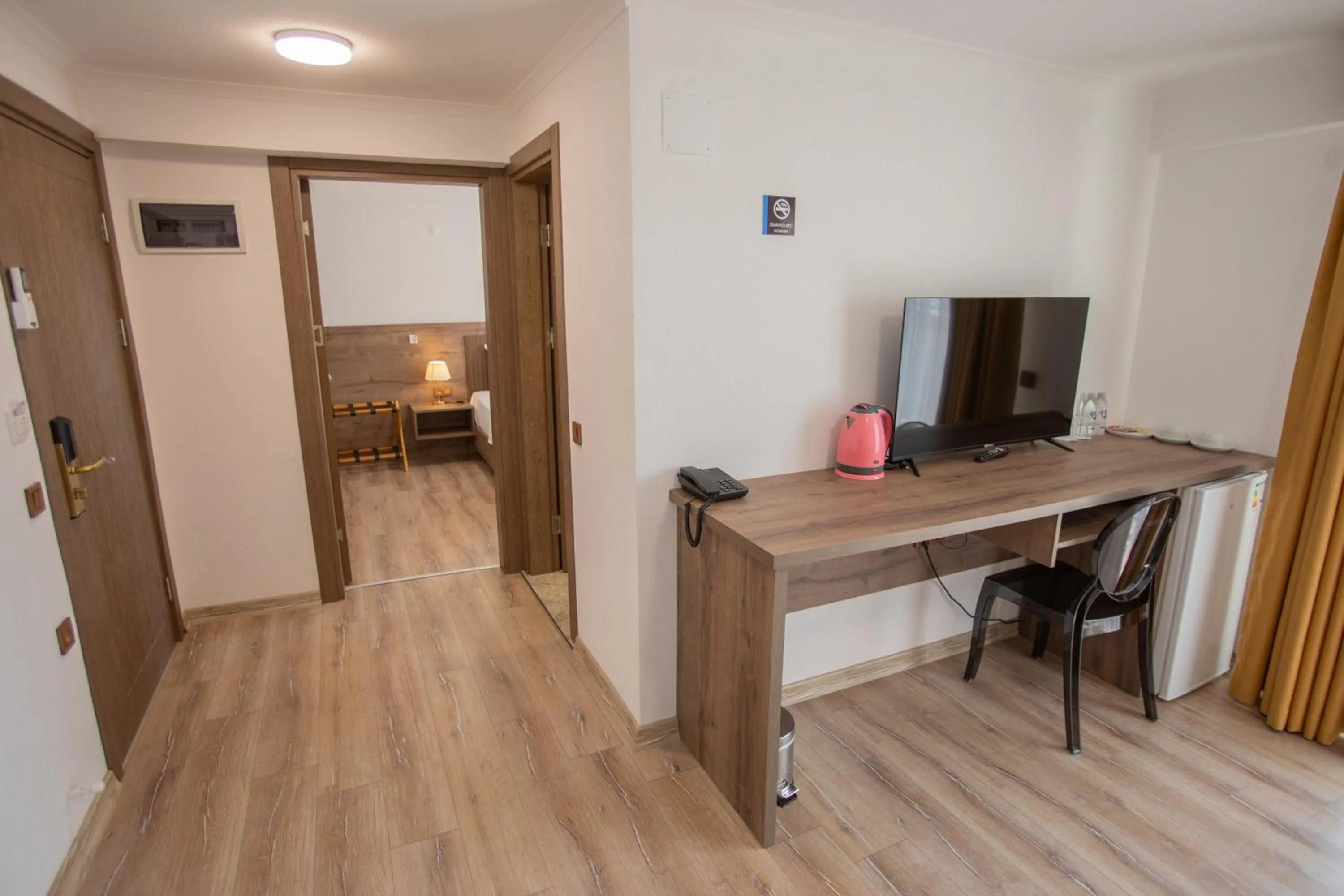 TV and multimedia in E87 Highway Otel