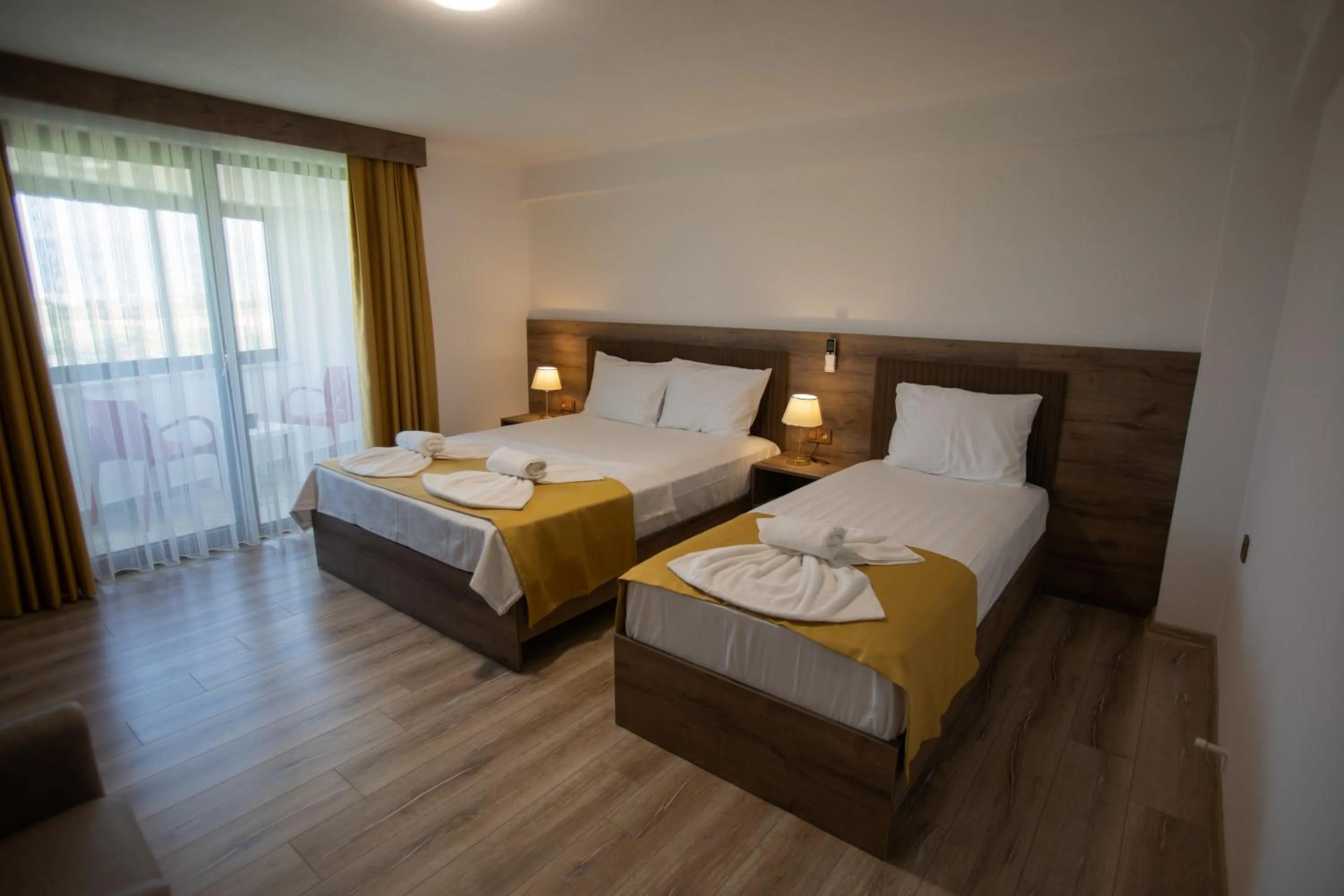 Bed in E87 Highway Otel