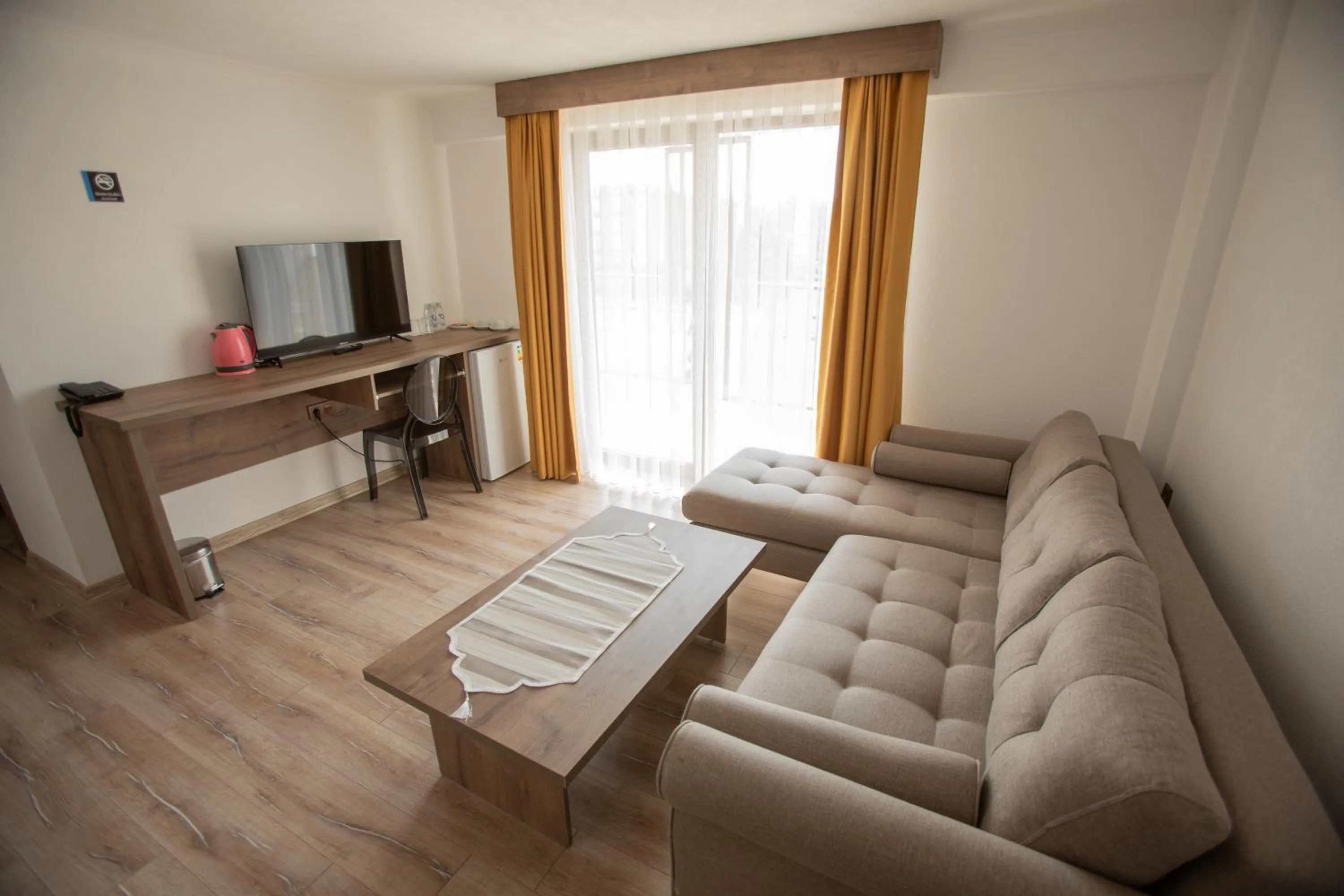 TV and multimedia in E87 Highway Otel