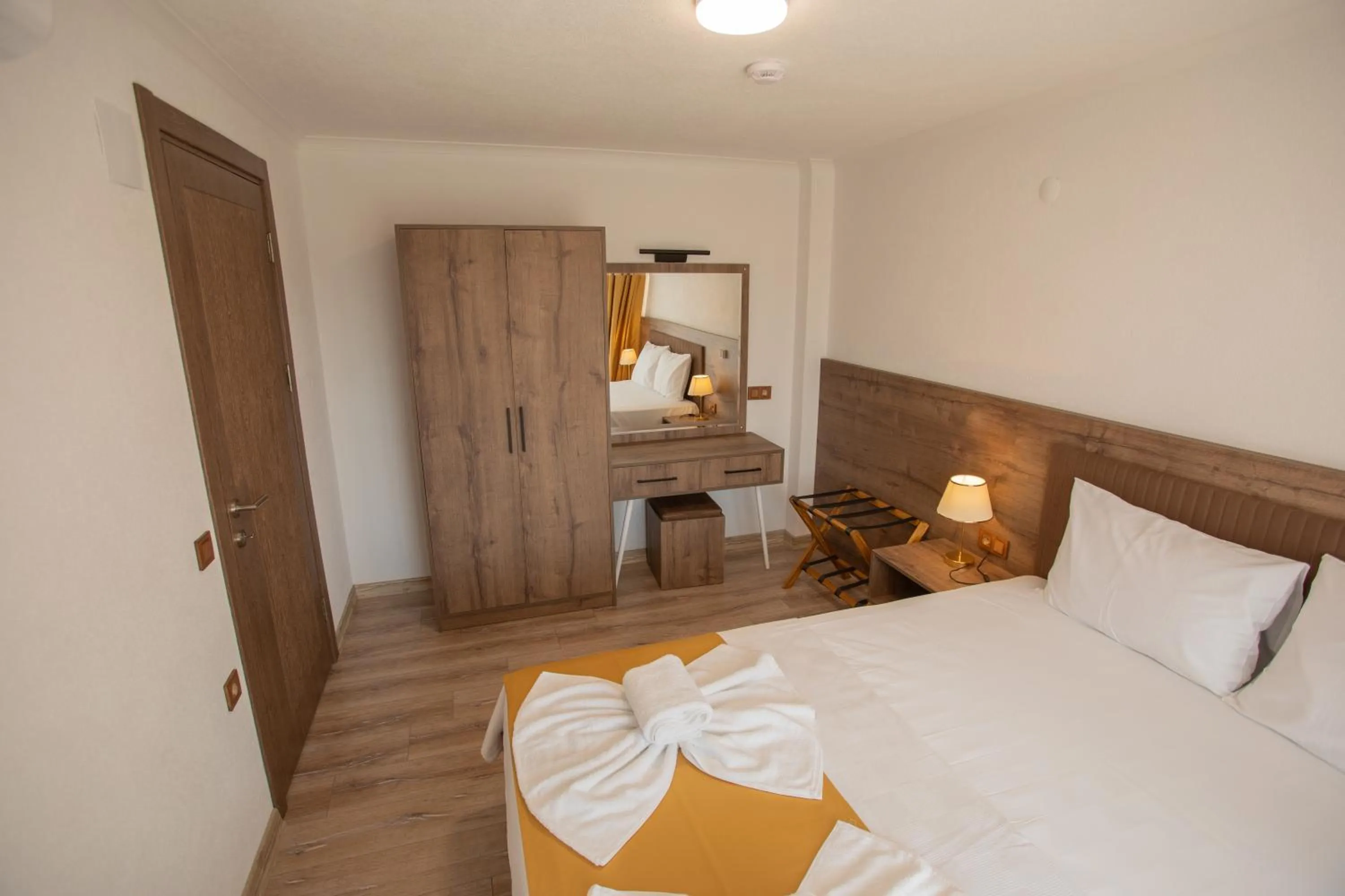 Bed in E87 Highway Otel