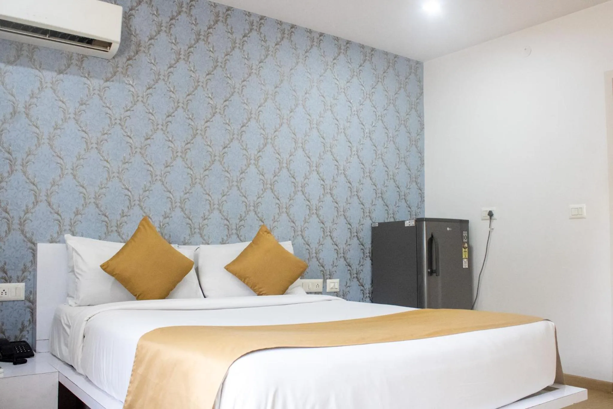 Bedroom, Bed in Mystic Hotel Koramangala