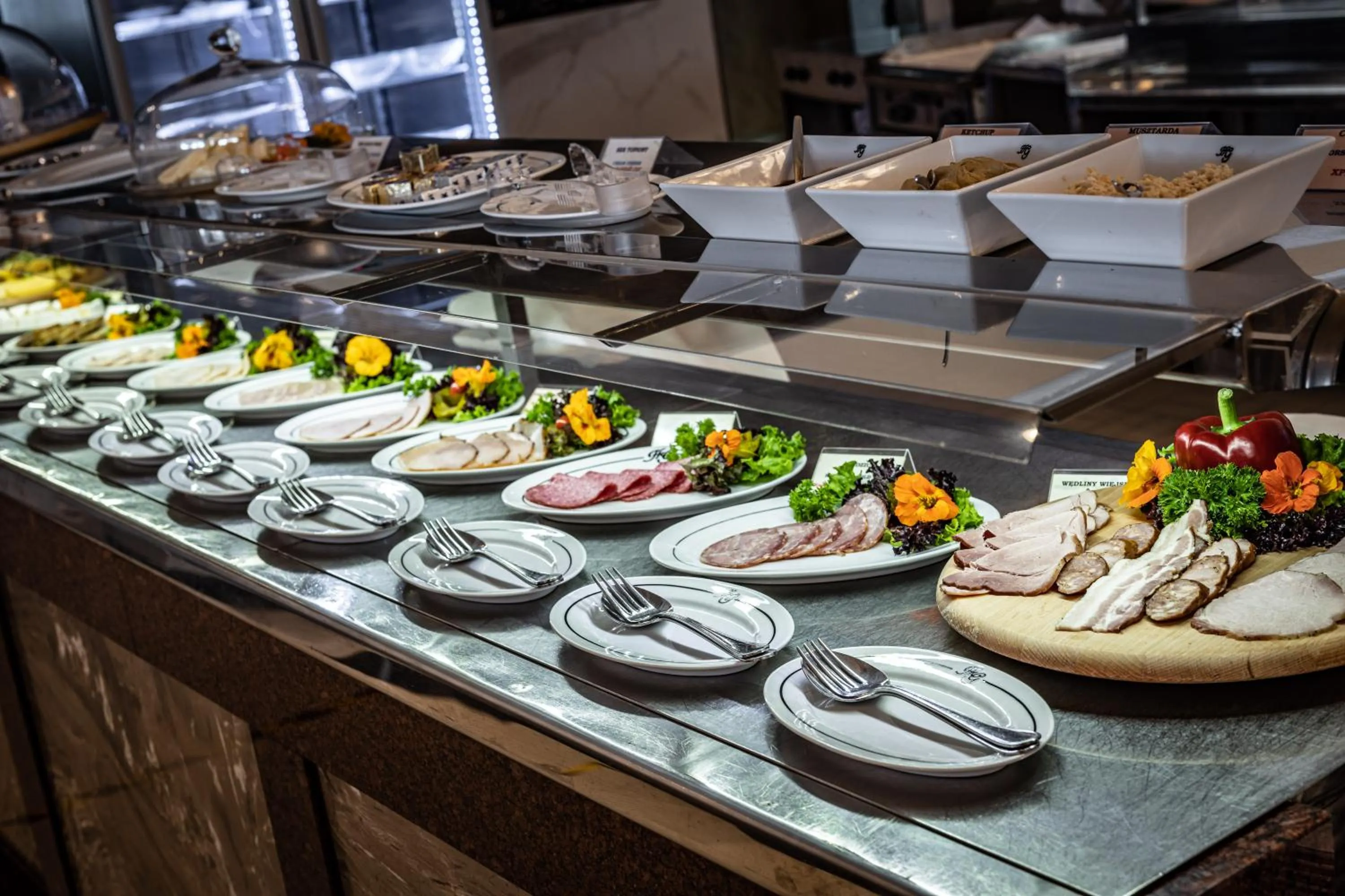 Restaurant/places to eat in Hotel Gołębiewski Białystok