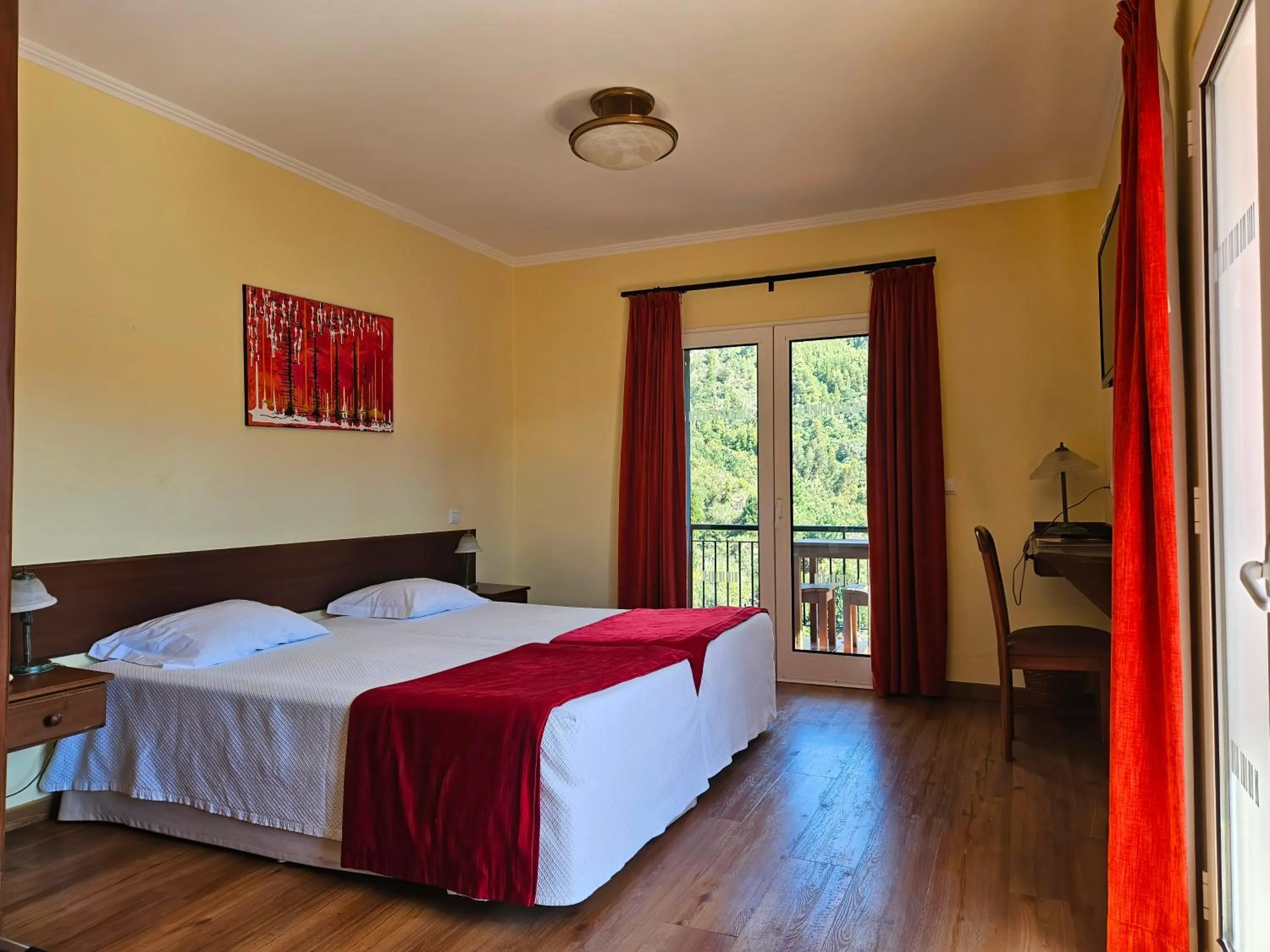 Bedroom, Bed in Valley View Hotel Encumeada