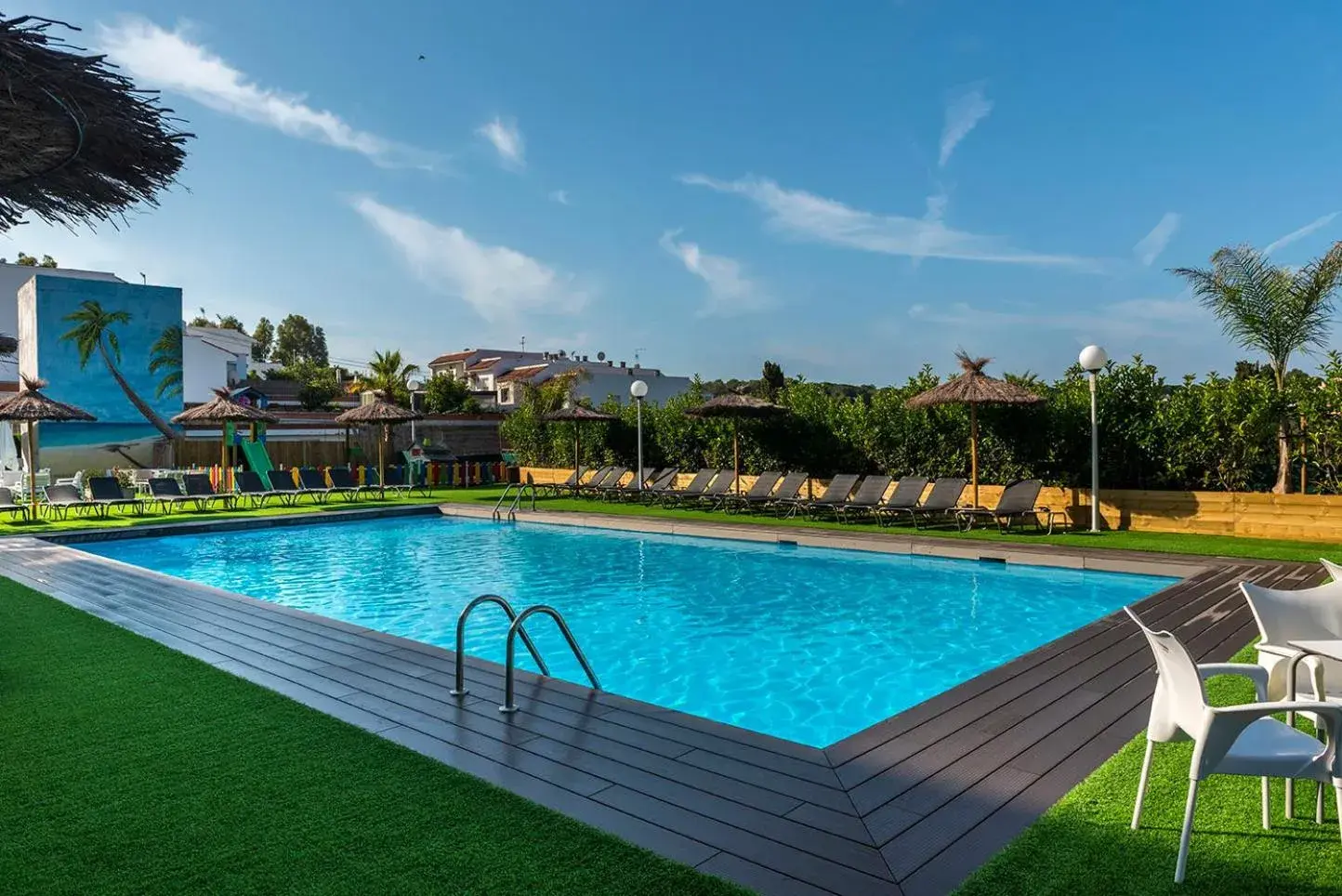 Swimming pool in Apartaments Els Llorers Swimming pool in Apartaments Els Llorers