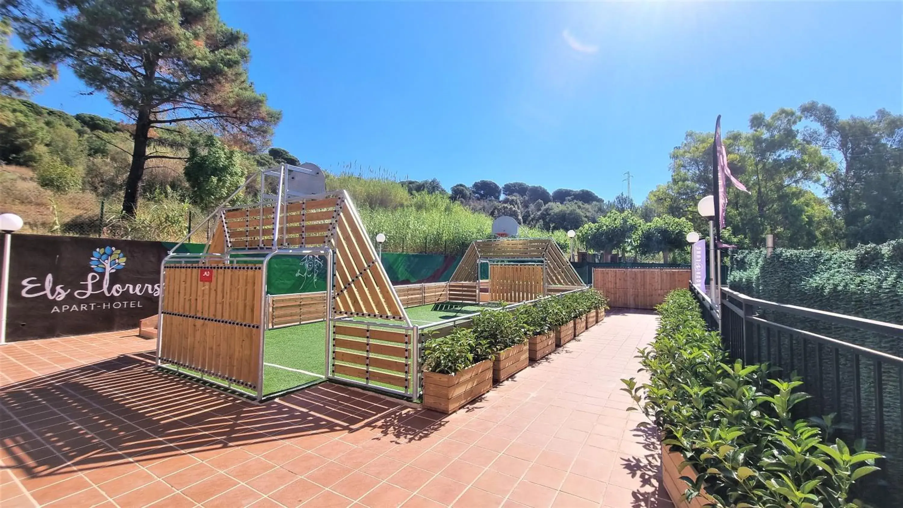 Property building in Apartaments Els Llorers Property building in Apartaments Els Llorers