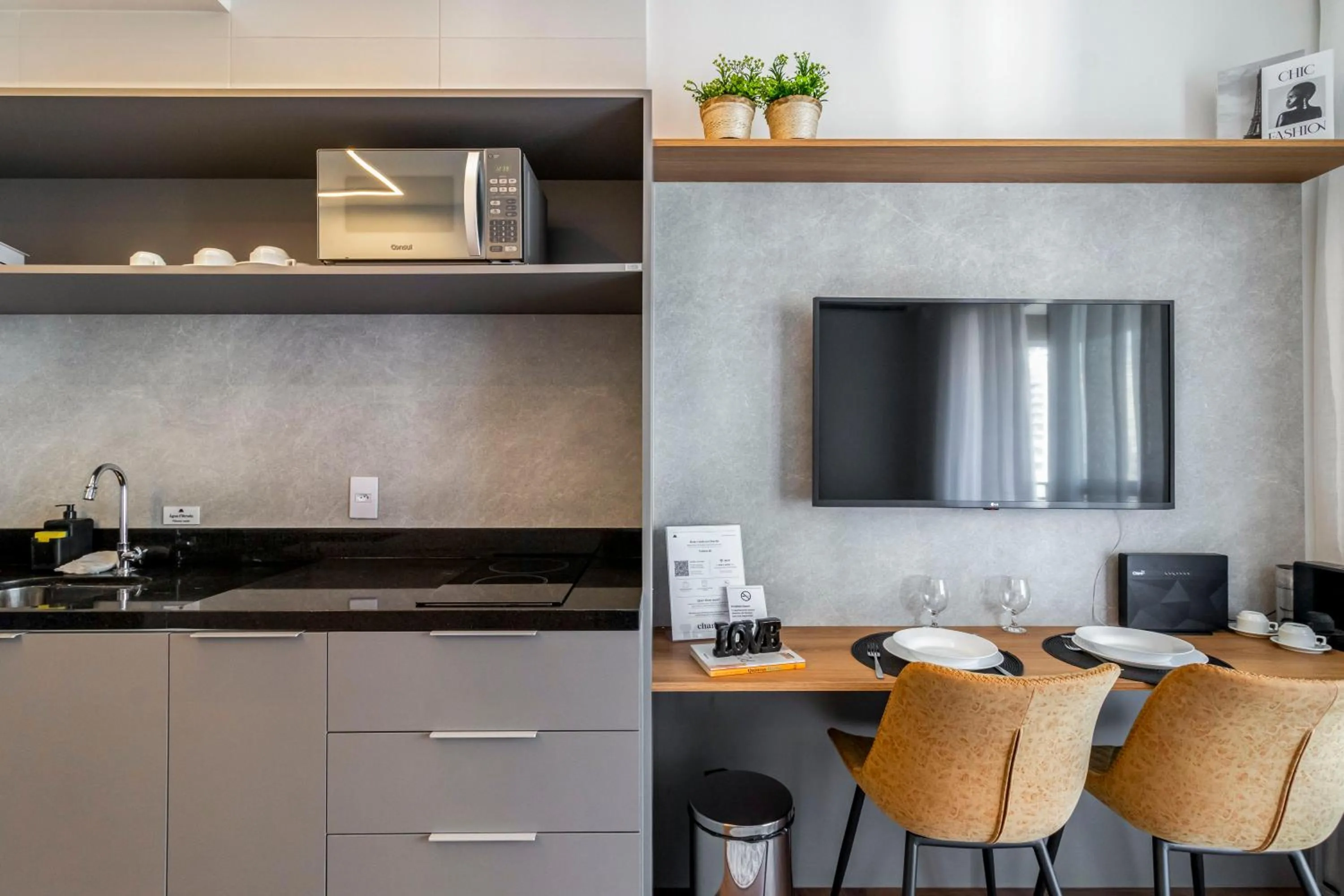 One-Bedroom Apartment with Balcony in Charlie Wonder Brooklin