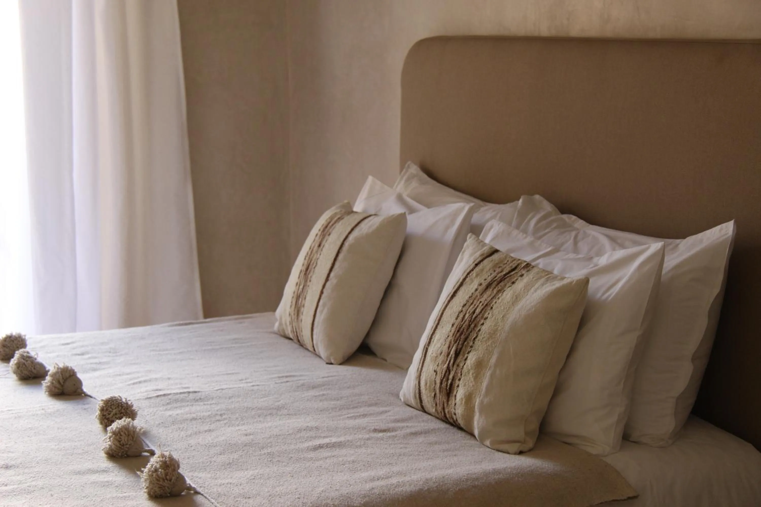 Bed in Riad Emberiza Sahari