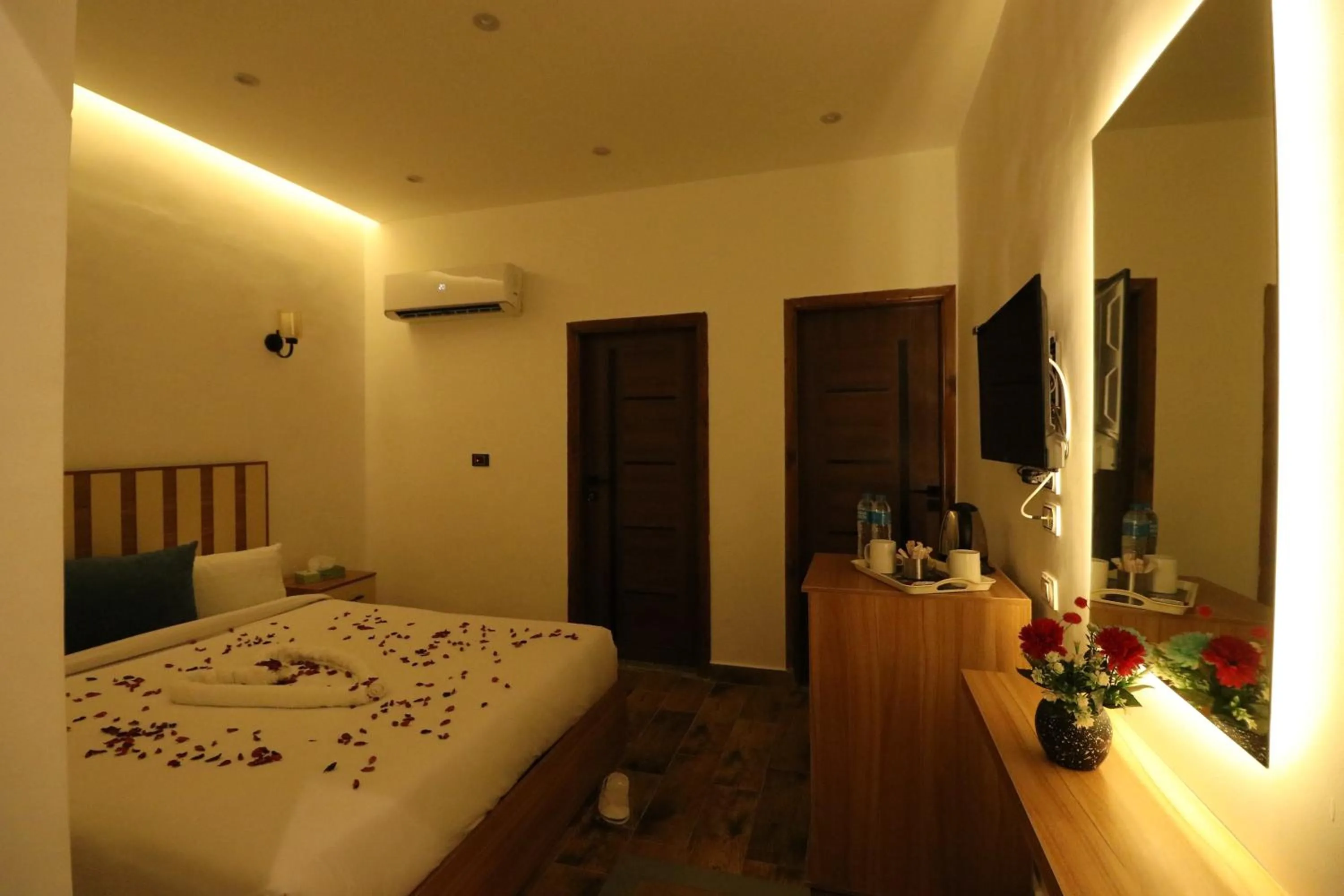 Bed in West Pyramids Hotel