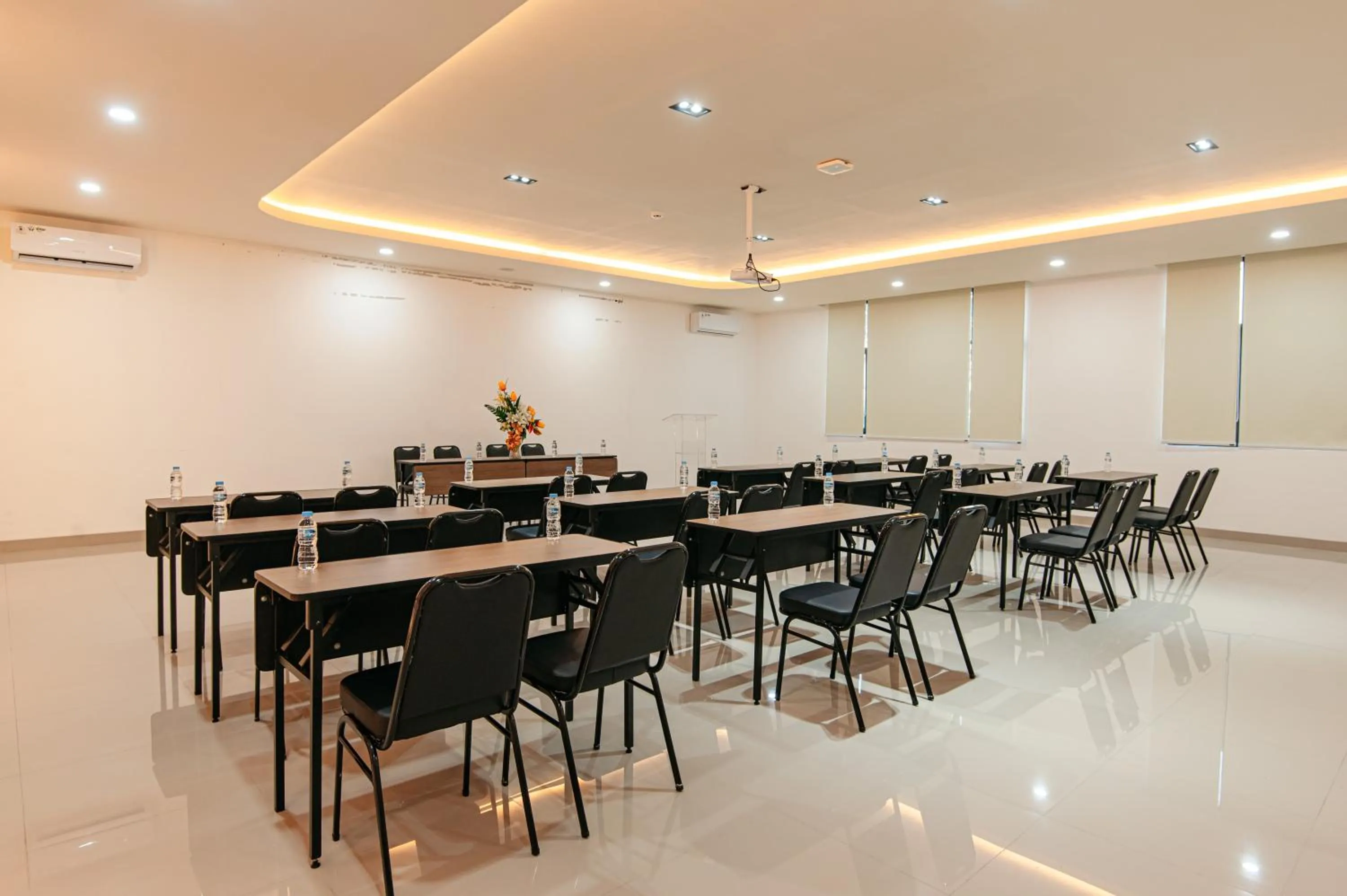 Meeting/conference room in True Blue Hotel Menteng