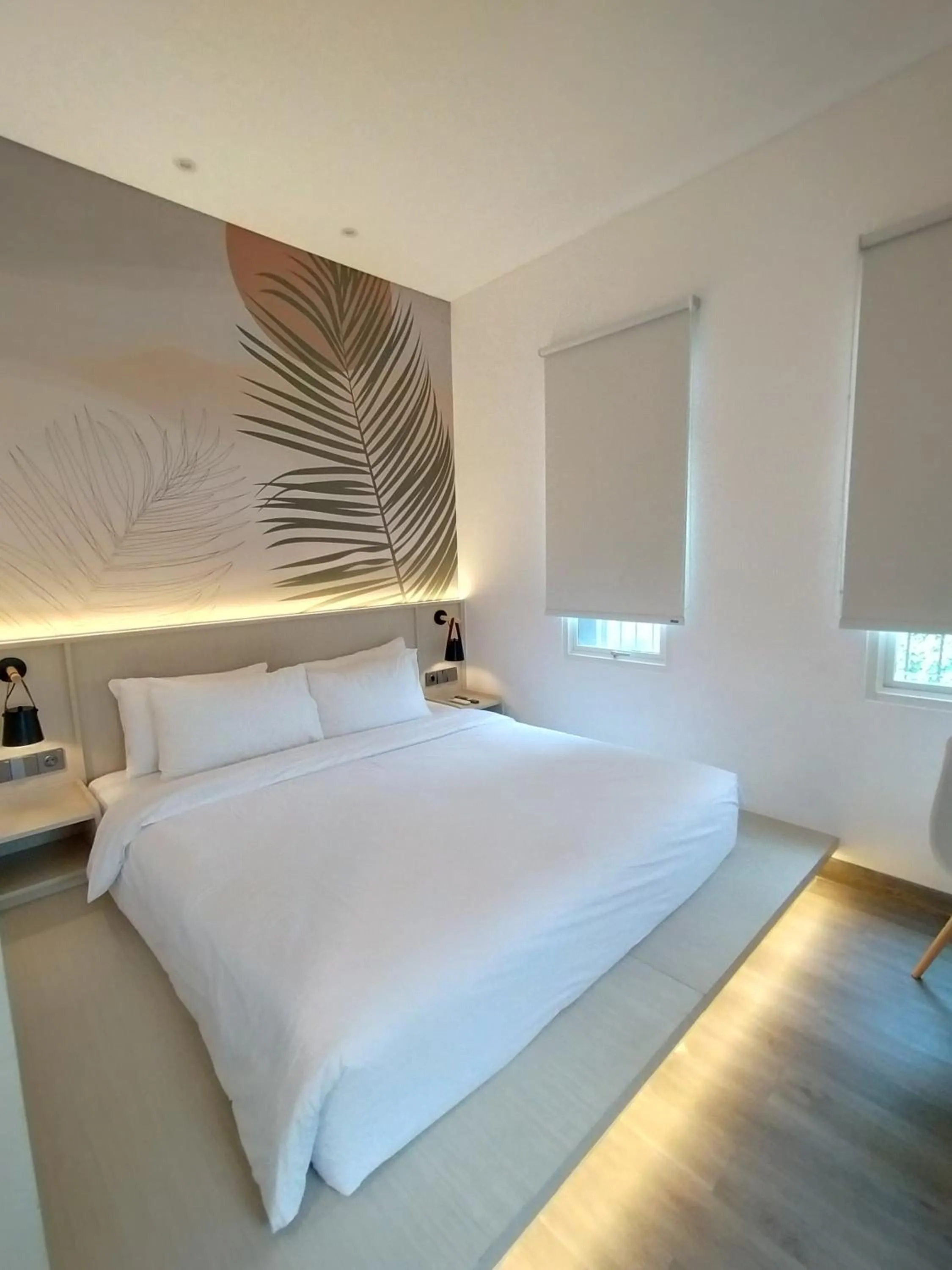 Bed in True Blue Hotel Menteng