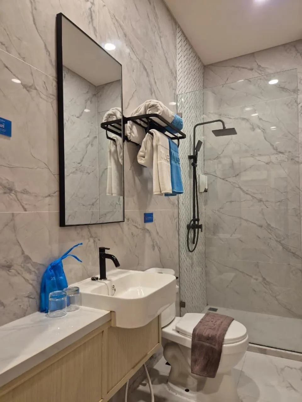 Bathroom in True Blue Hotel Menteng