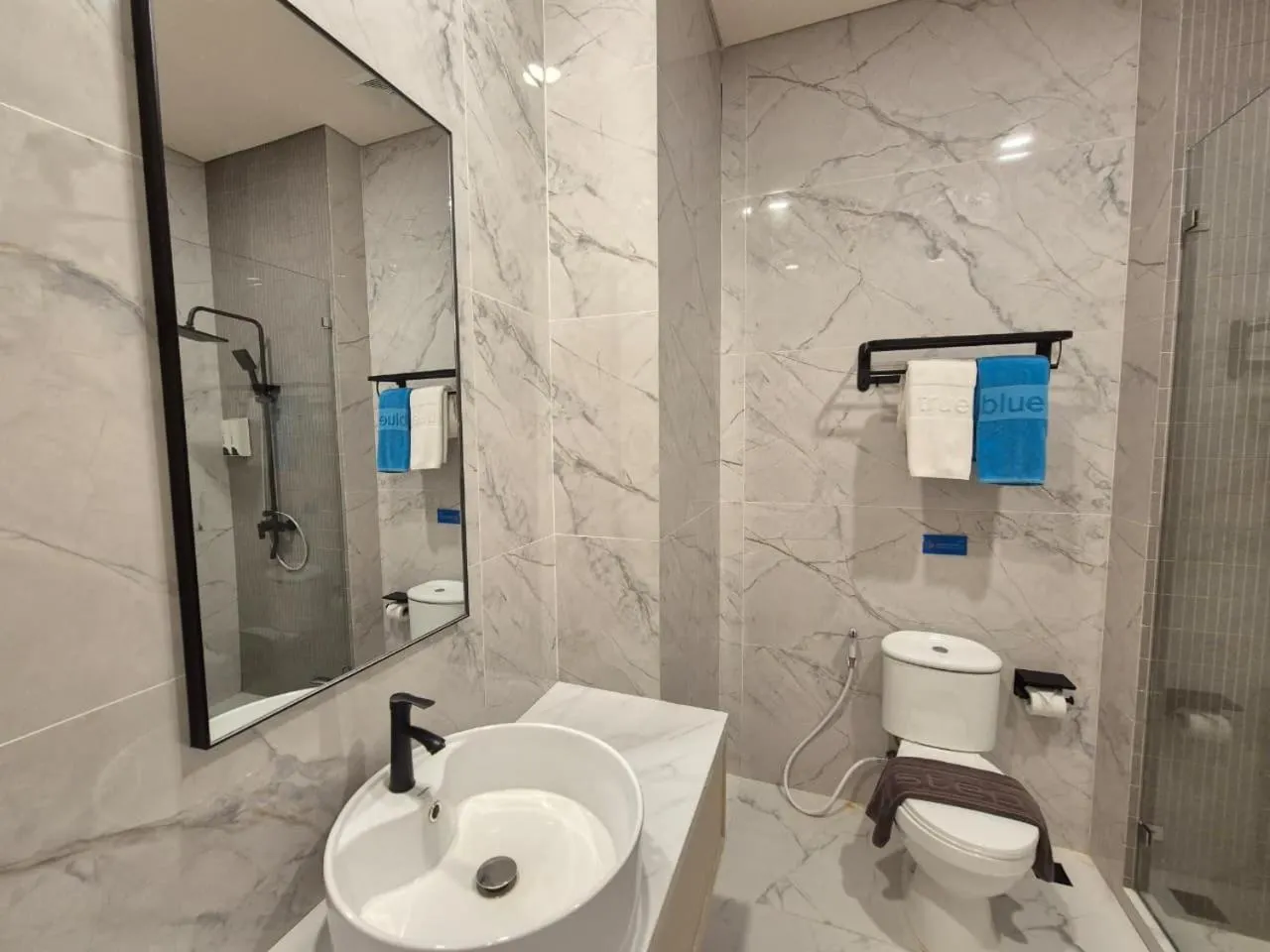 Bathroom in True Blue Hotel Menteng