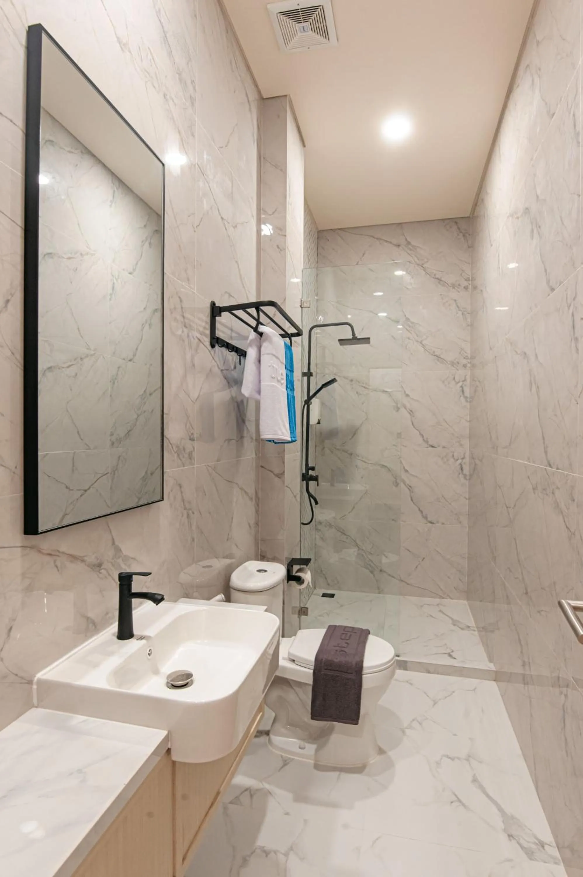 Bathroom in True Blue Hotel Menteng