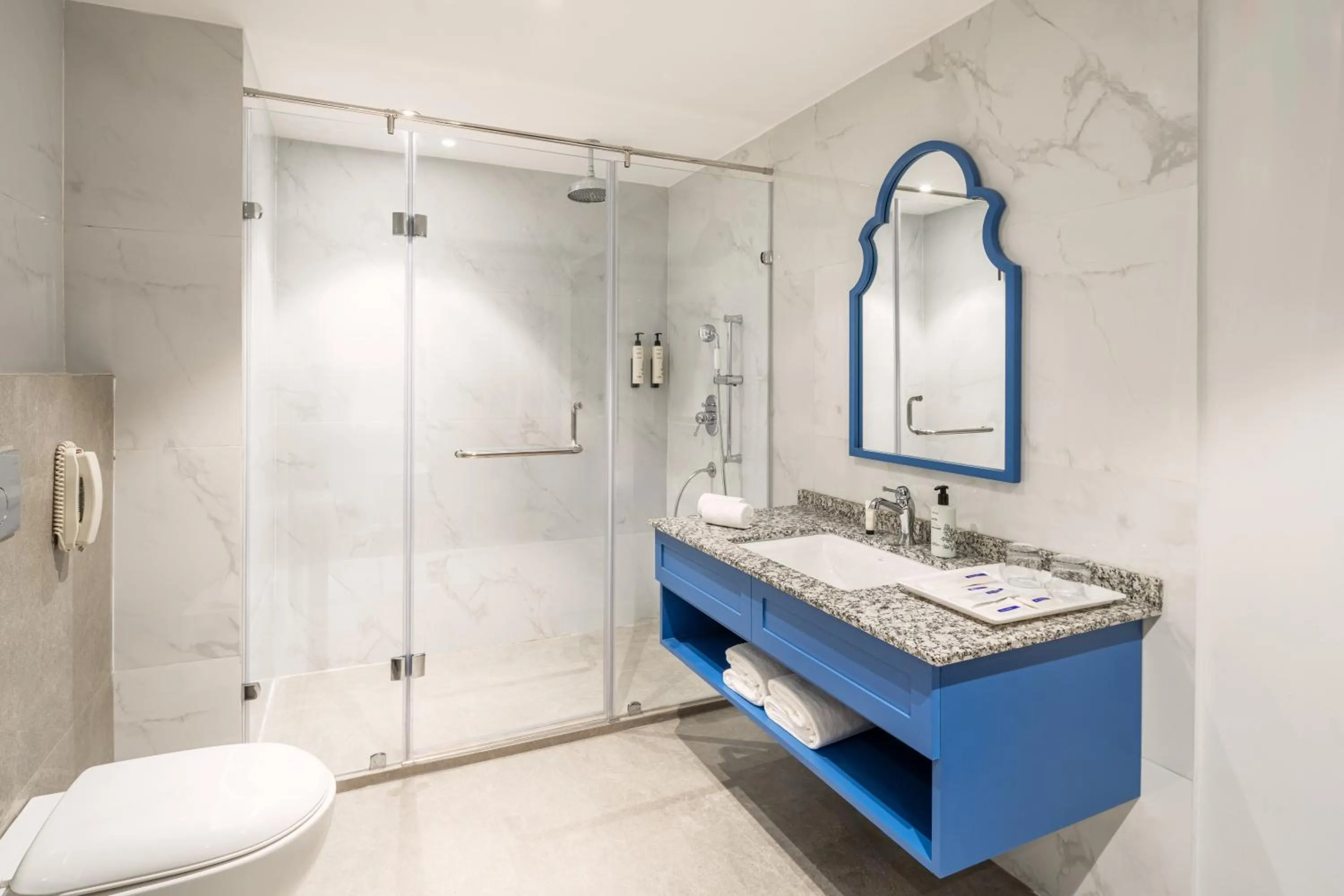 Bathroom in MJ Sarovar Portico Haridwar