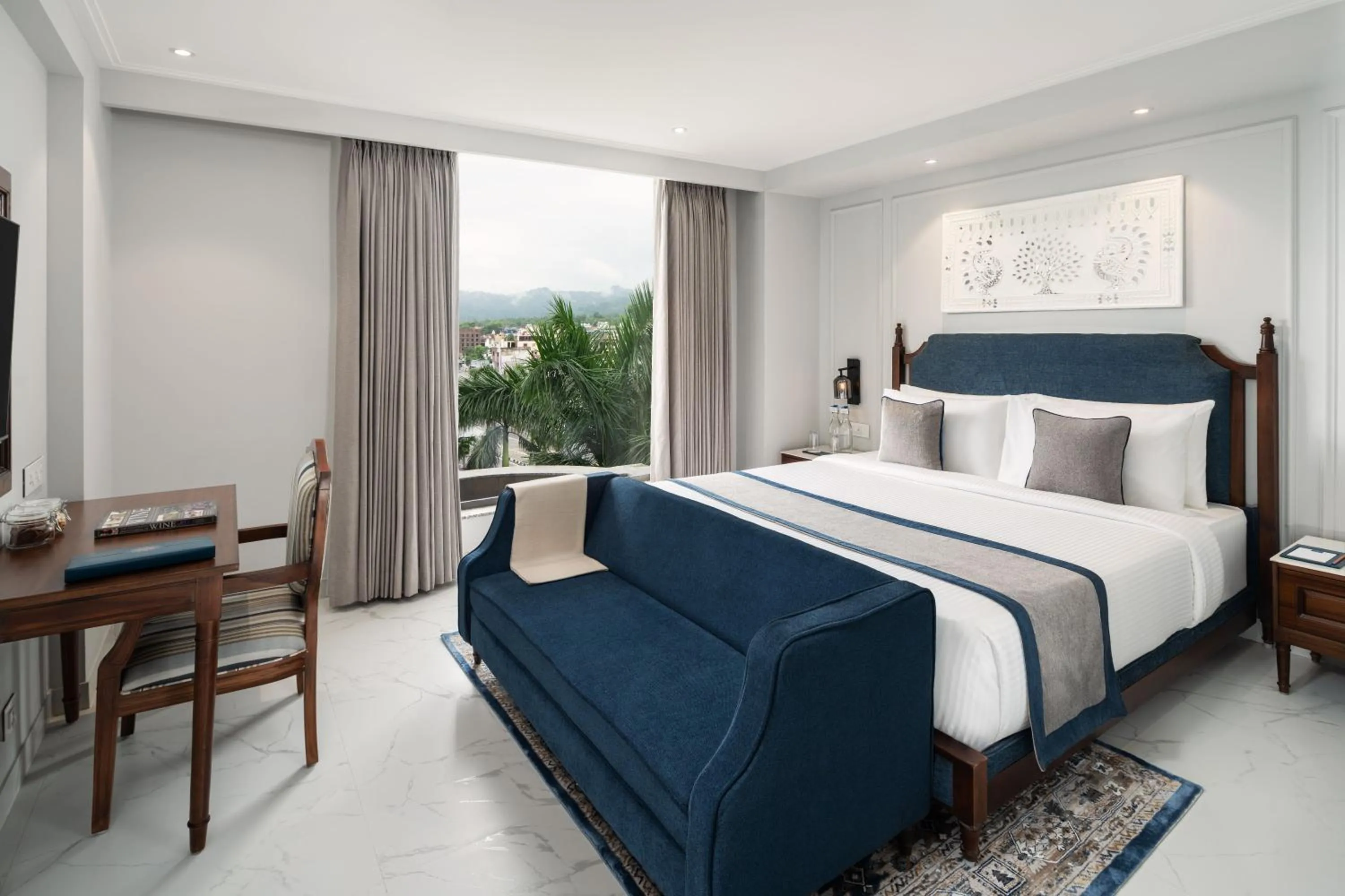 Bedroom, Bed in MJ Sarovar Portico Haridwar