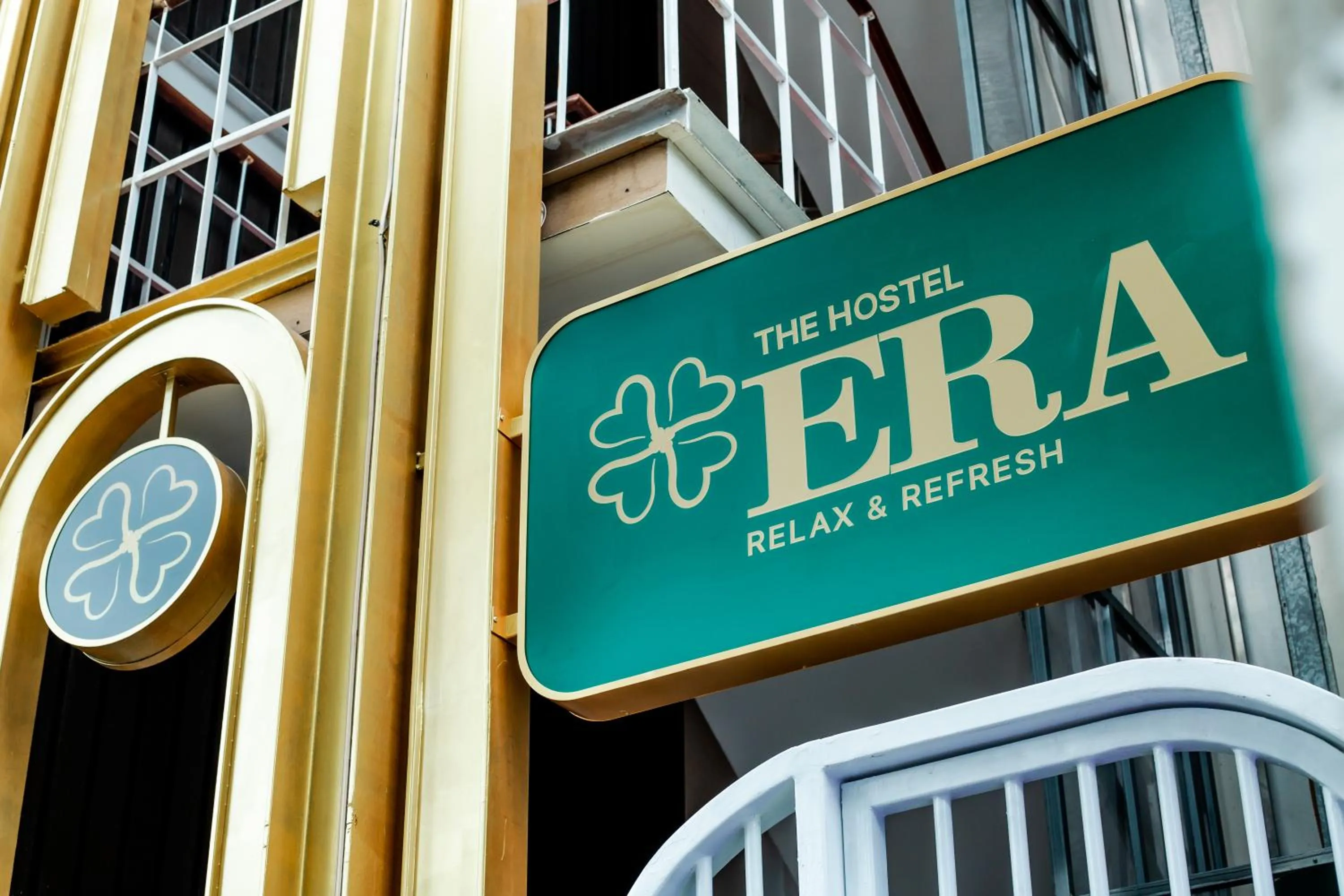 Logo/Certificate/Sign in The Hostel Era