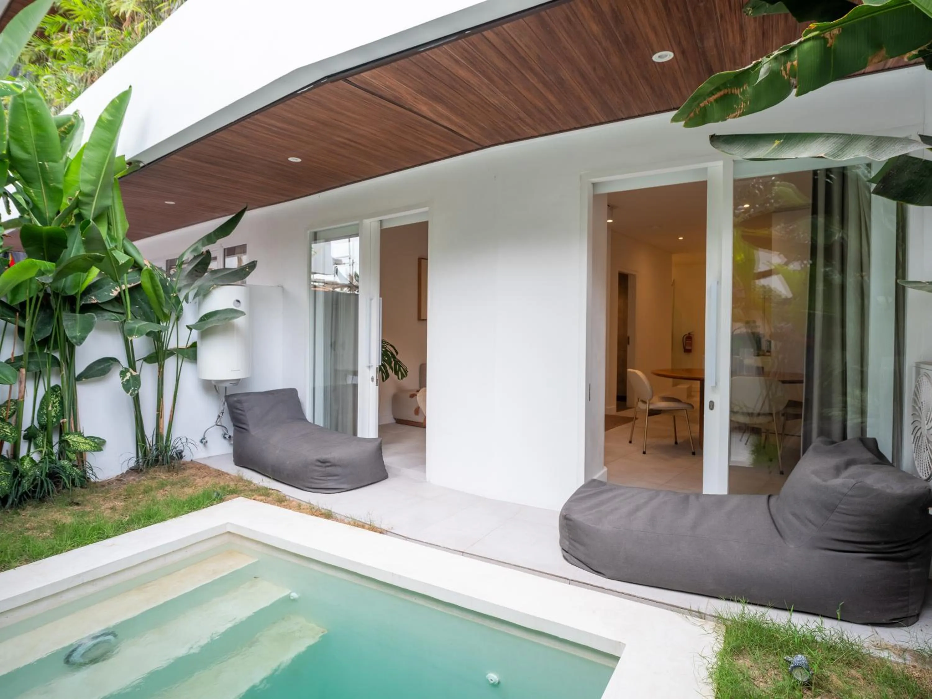 Garden in The Cruise Berawa Resort