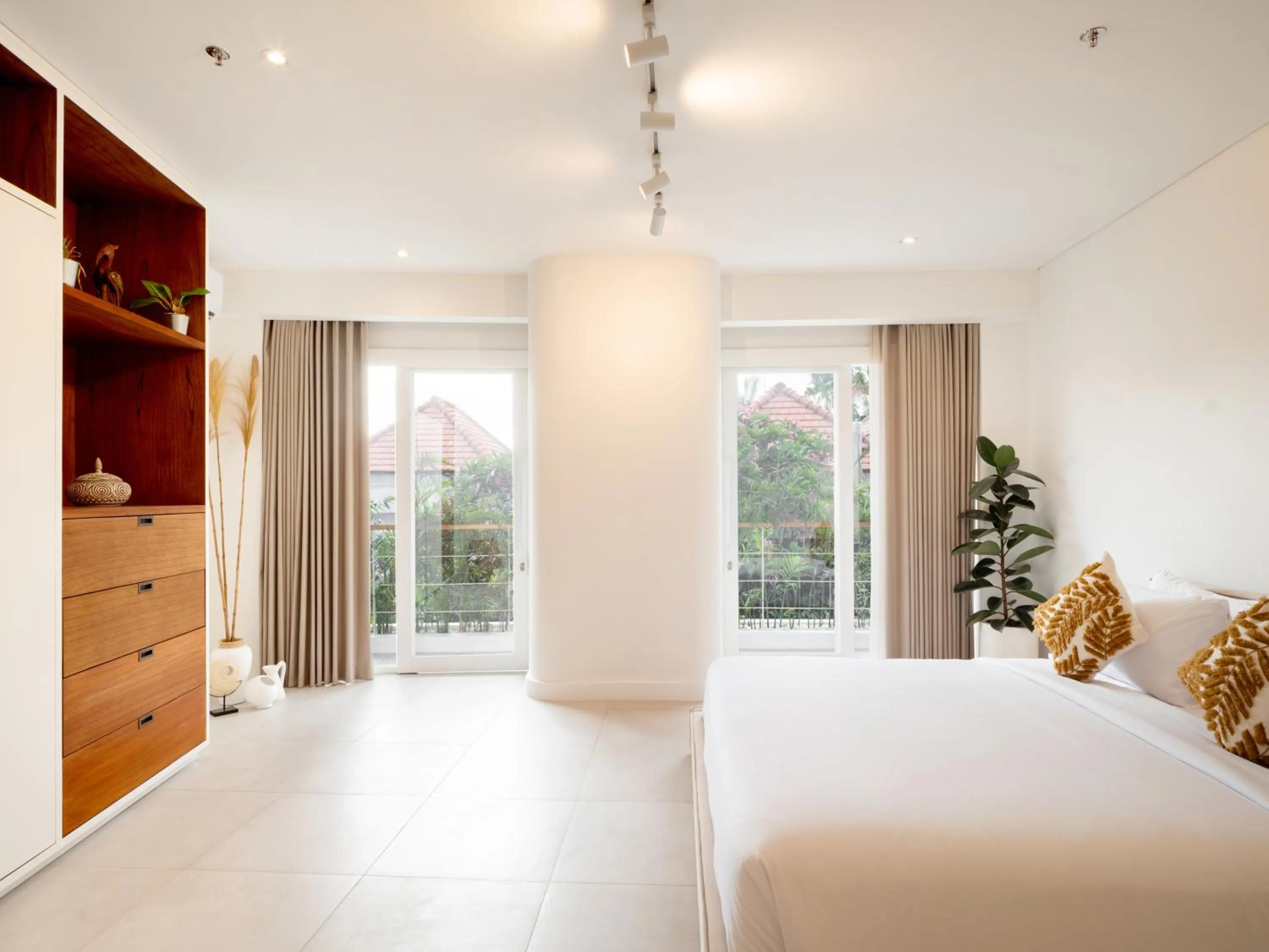 Bedroom, Bed in The Cruise Berawa Resort