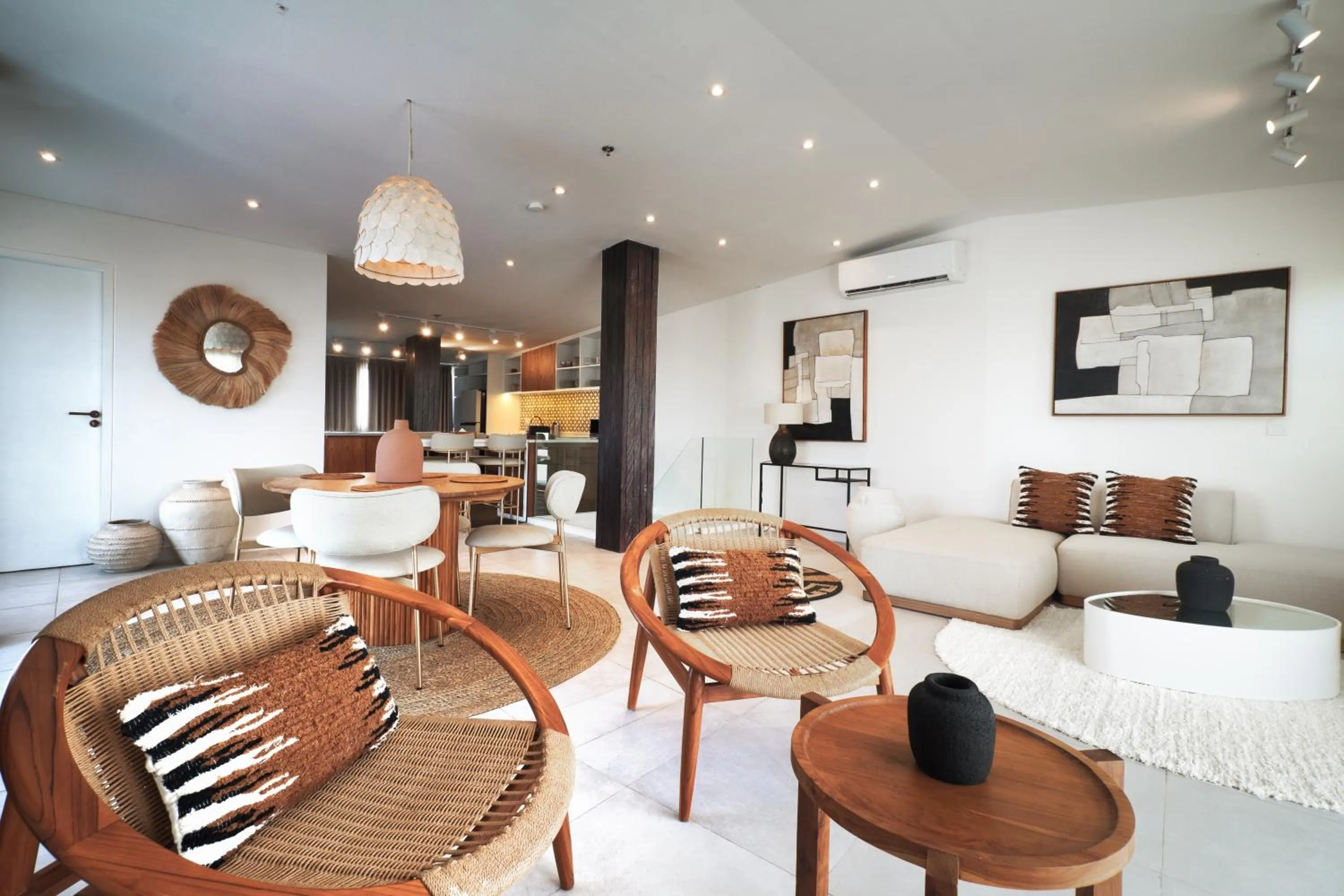 Kitchen or kitchenette in The Cruise Berawa Resort