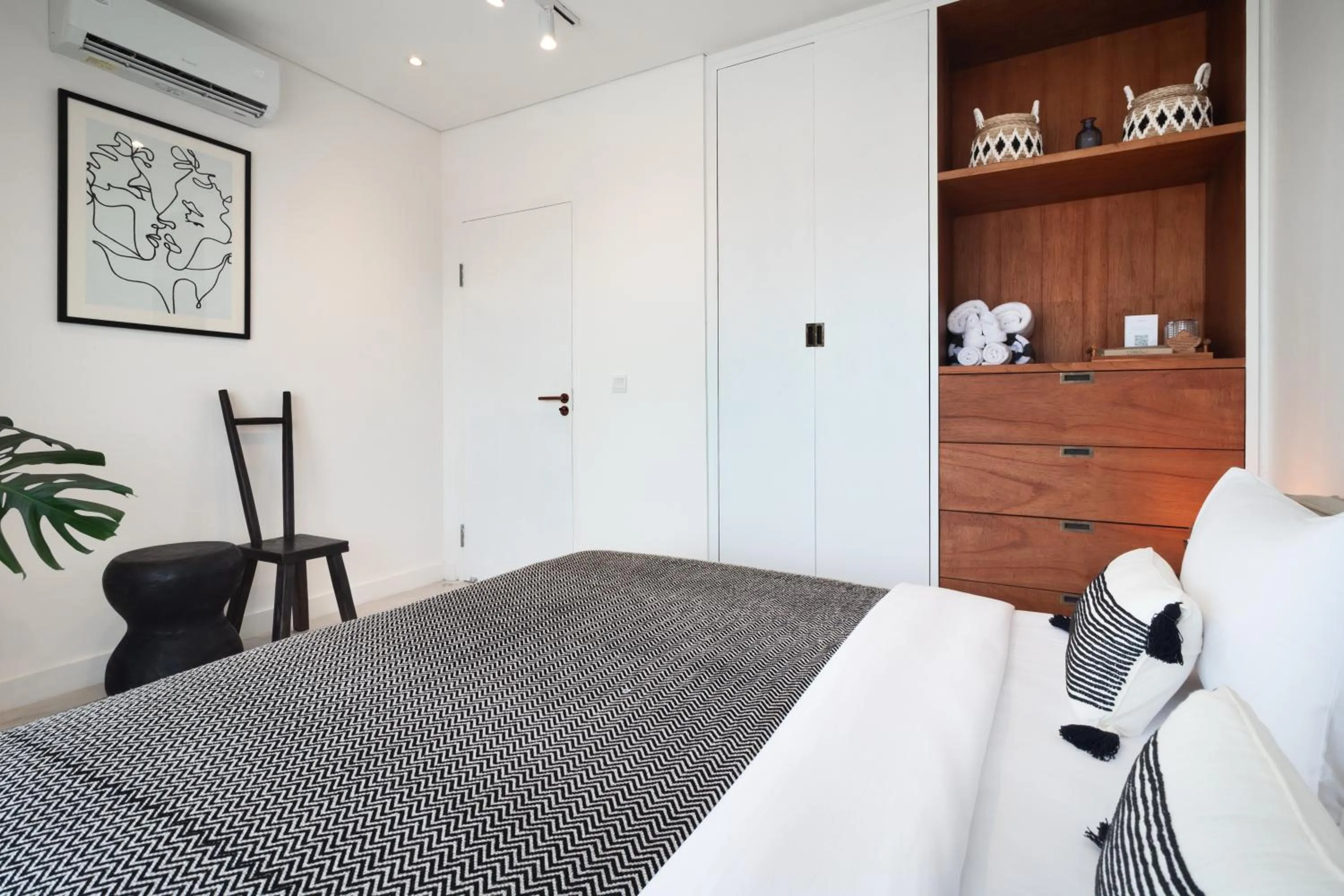 Bedroom, Bed in The Cruise Berawa Resort