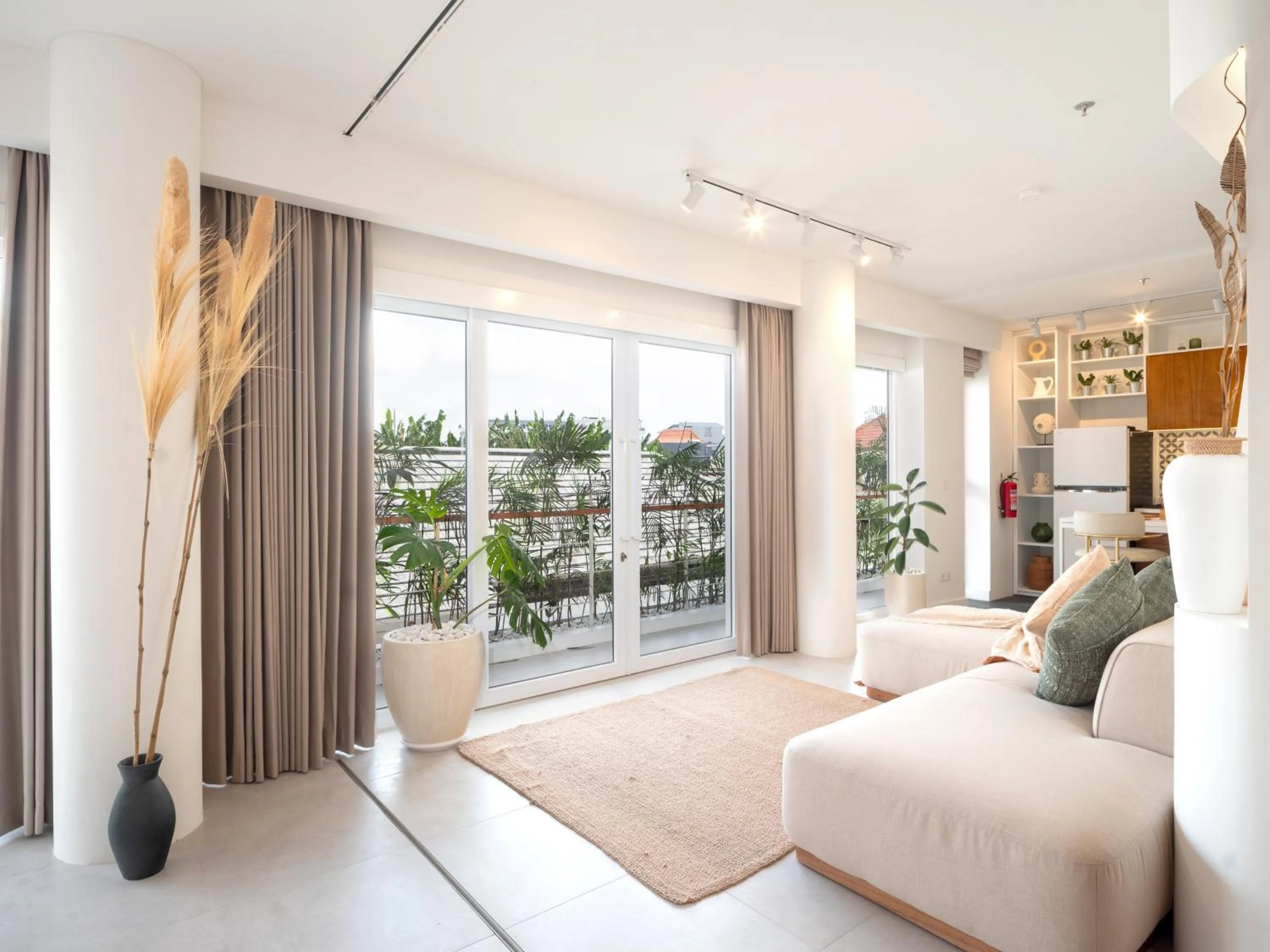 View (from property/room), Bed in The Cruise Berawa Resort