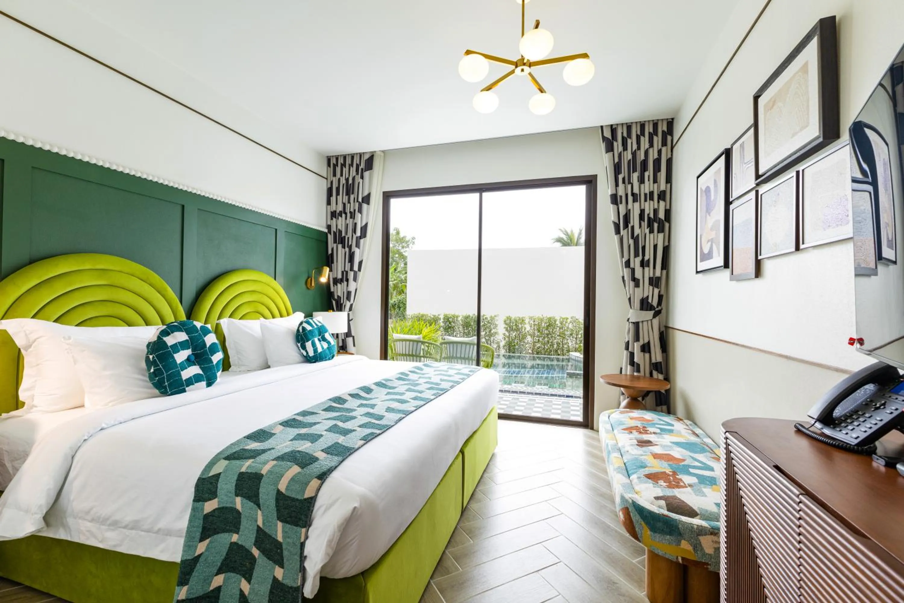 View (from property/room), Bed in Sugar Marina Resort-LAGOON-Villas, Naiyang Beach