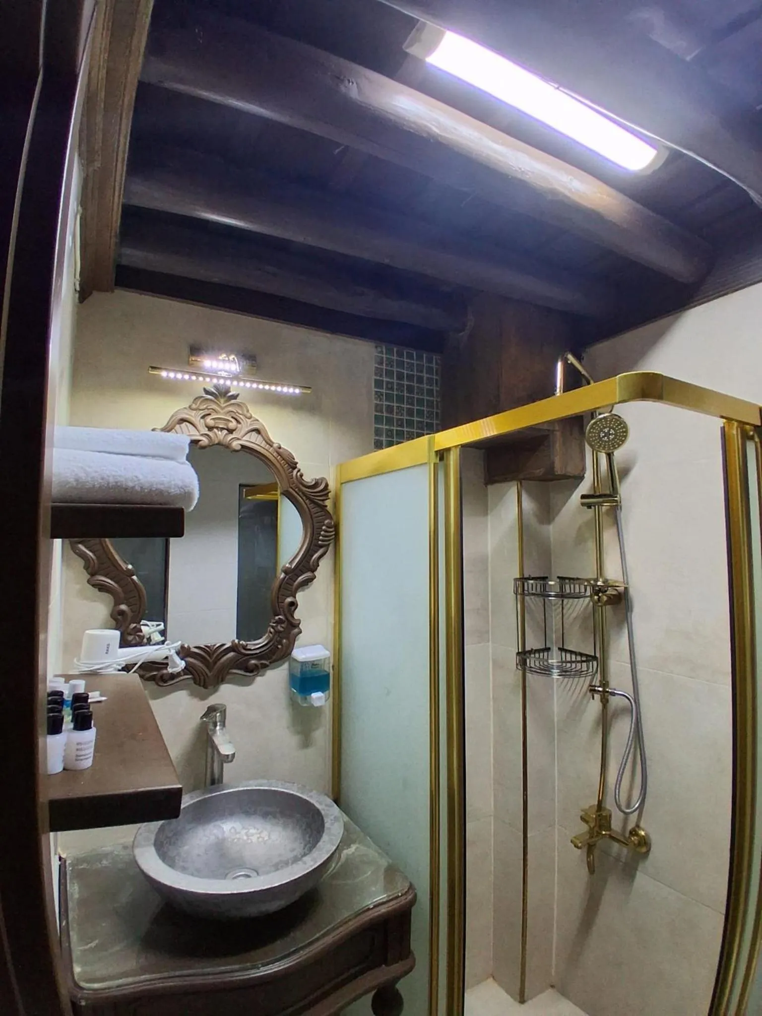 Shower in Yılmazhan Konağı Butik Otel