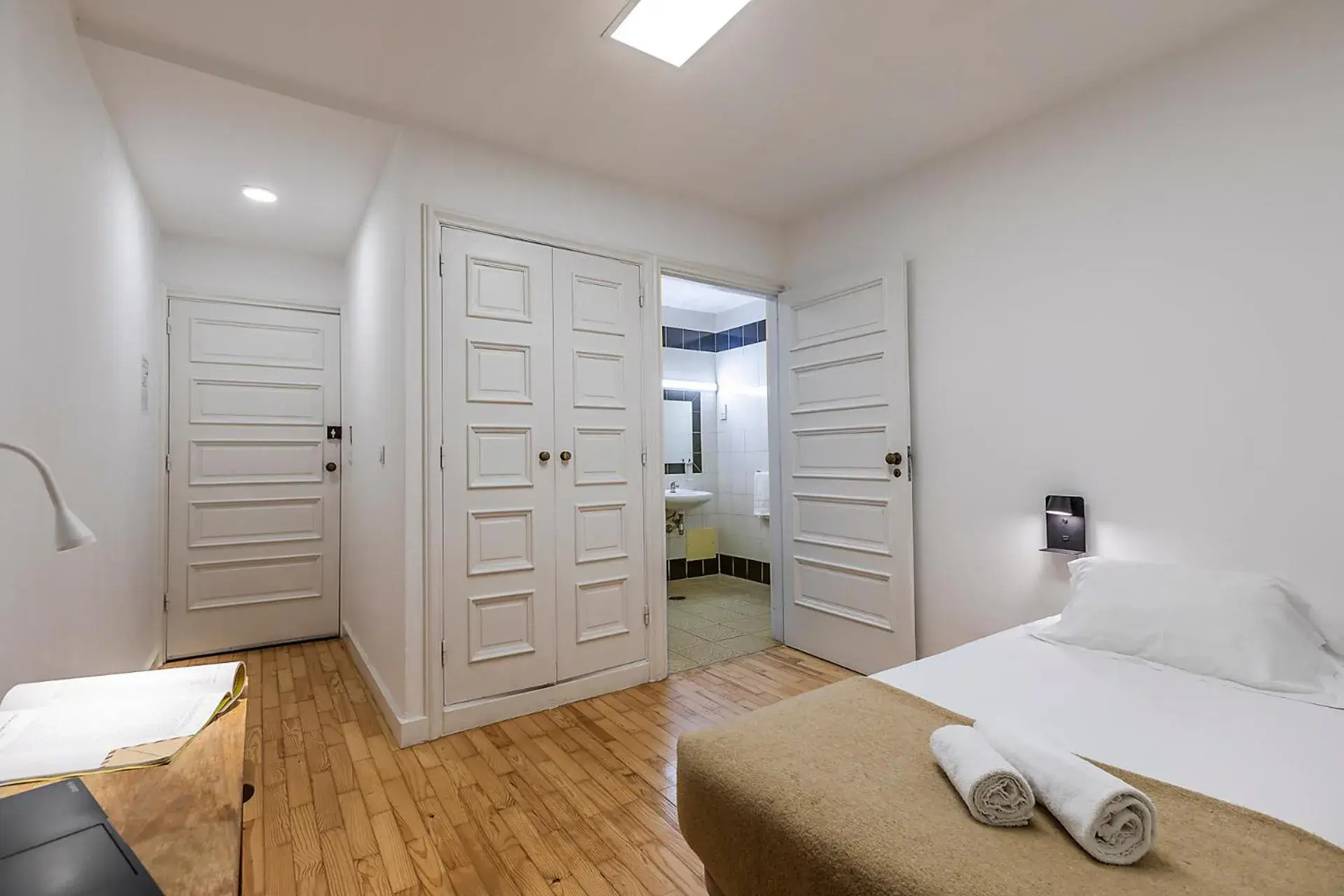 Single Room with Private Bathroom in HI Coimbra - Pousada de Juventude Single Room with Private Bathroom in HI Coimbra - Pousada de Juventude