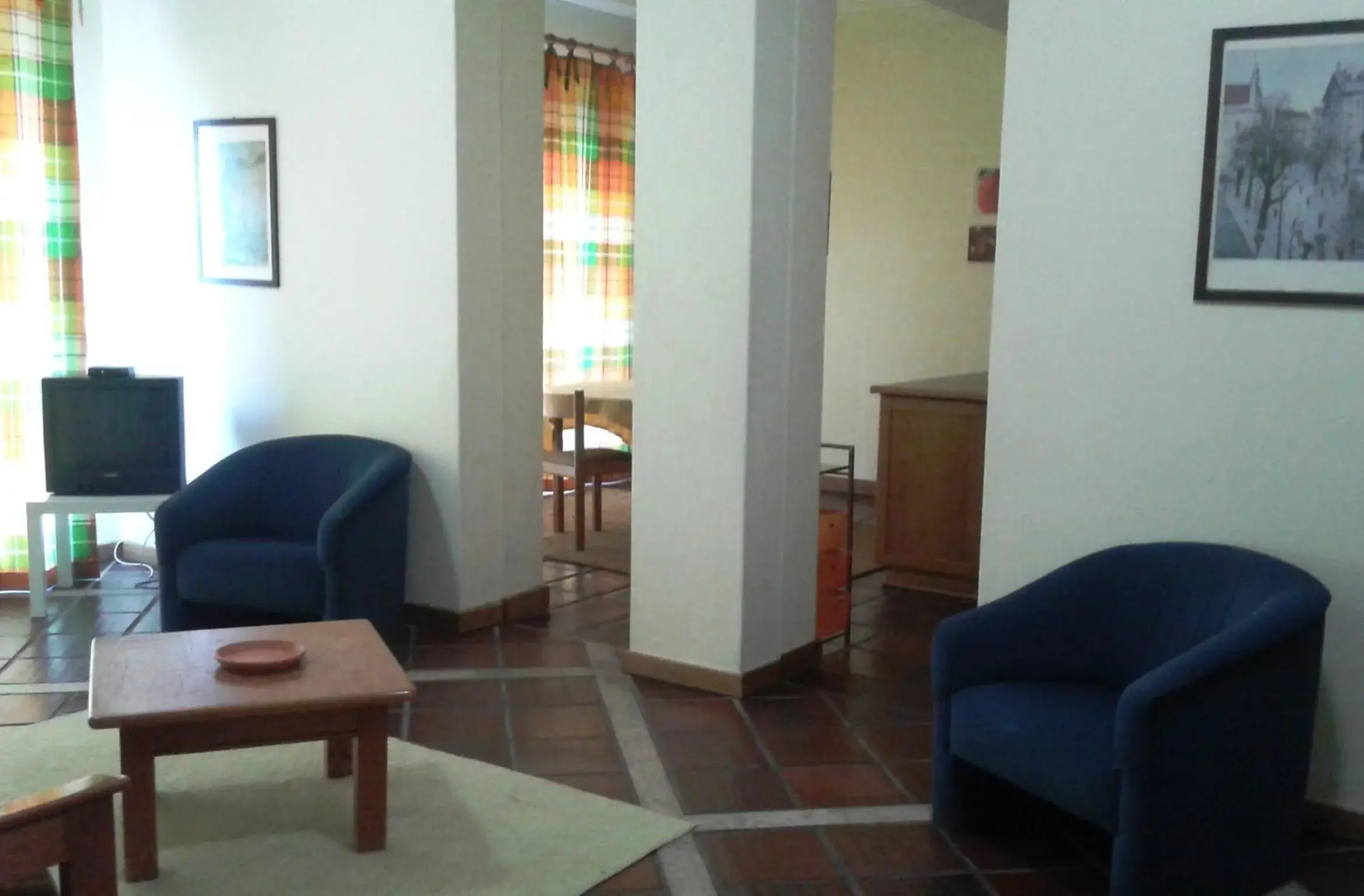 Living room in HI Almada - Pousada de Juventude Living room in HI Almada - Pousada de Juventude