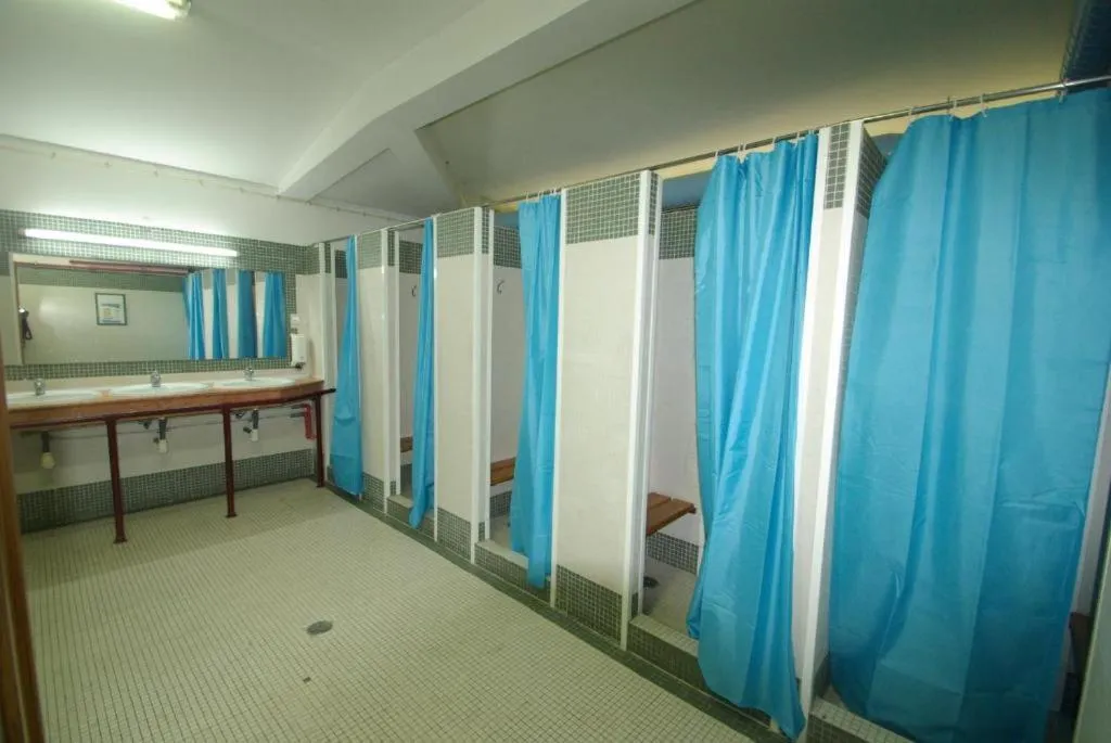 Toilet in HI Almada - Pousada de Juventude