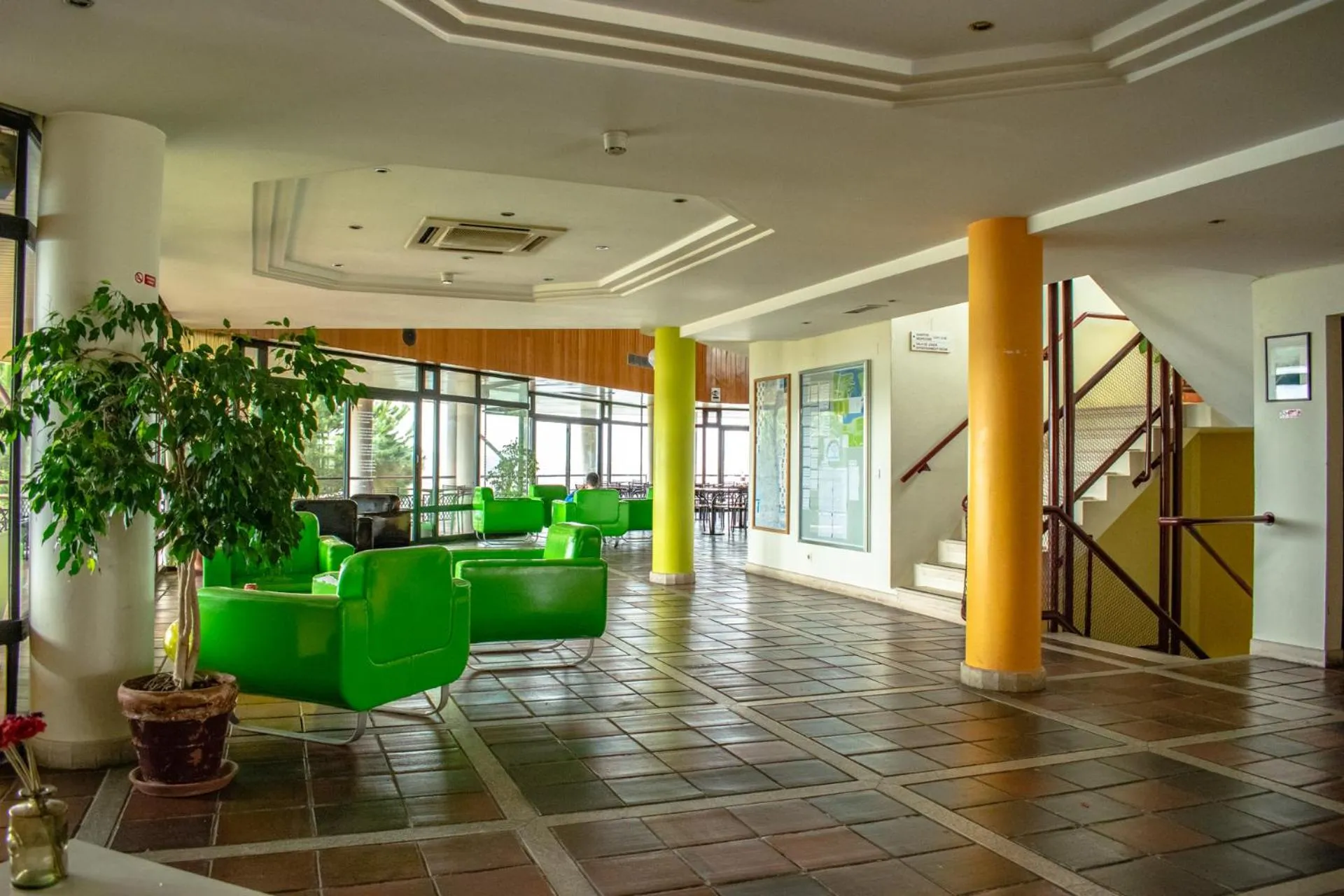Living room in HI Almada - Pousada de Juventude