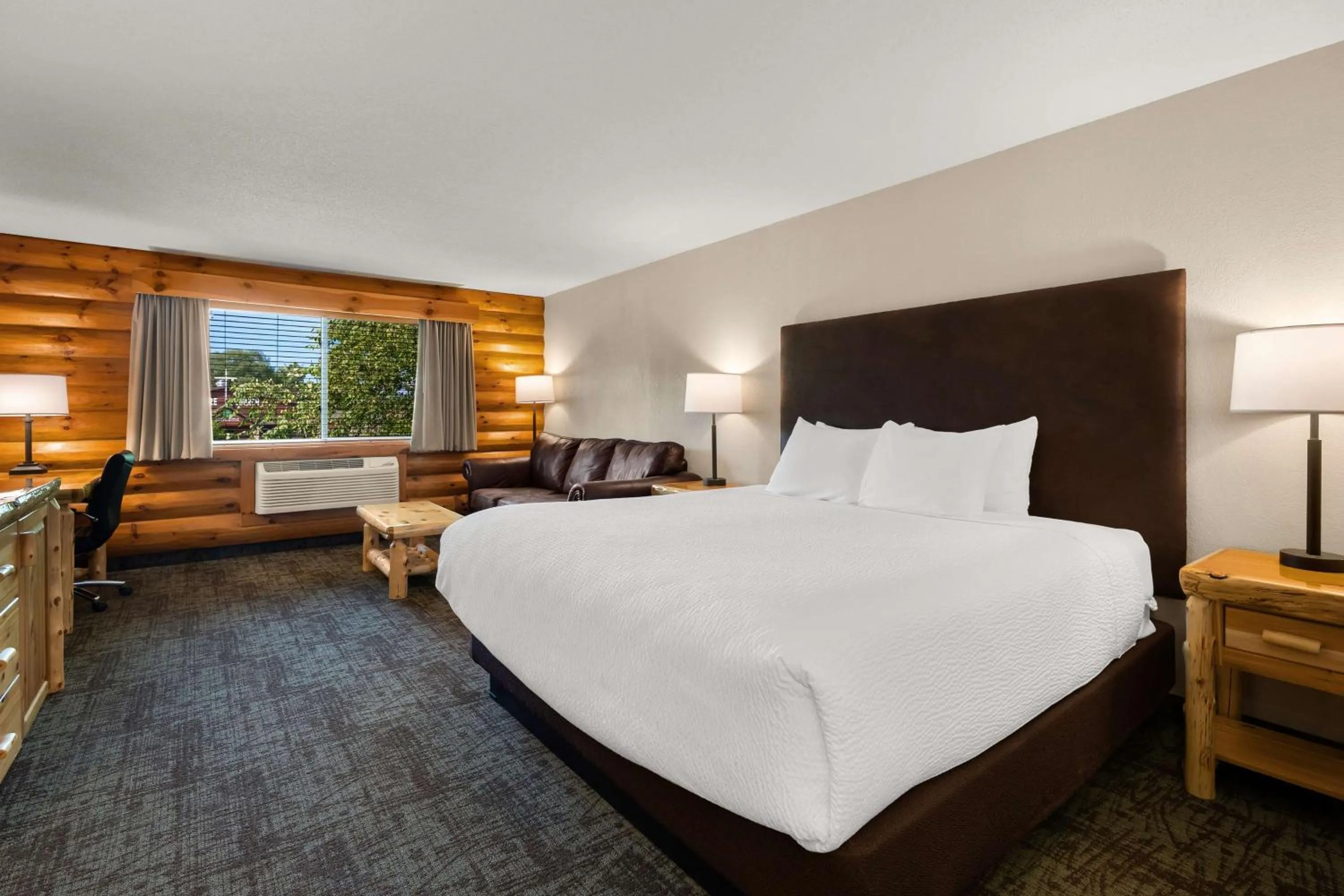 Bedroom, Bed in Best Western Northwoods Lodge