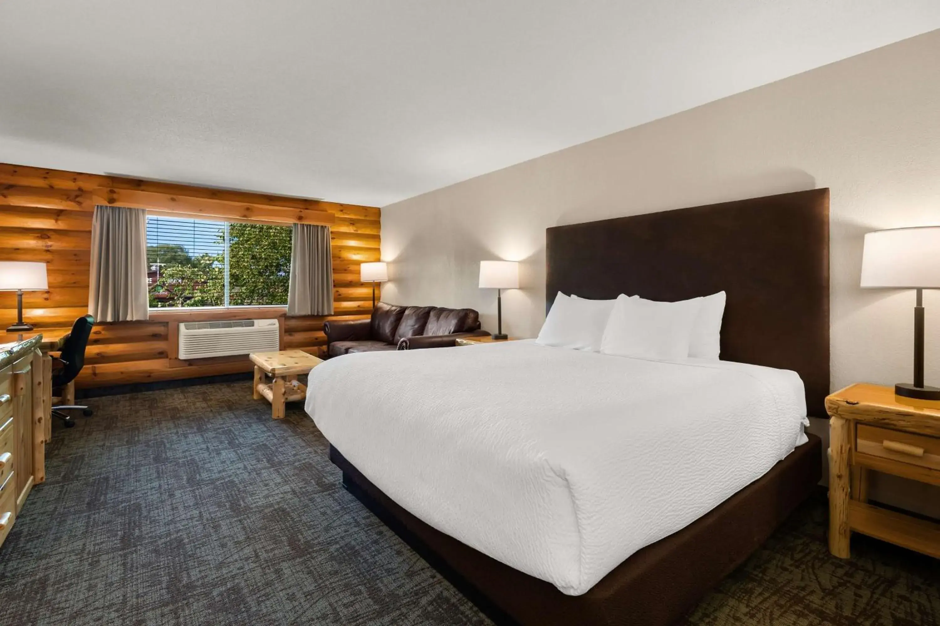 Bedroom, Bed in Best Western Northwoods Lodge Bedroom, Bed in Best Western Northwoods Lodge