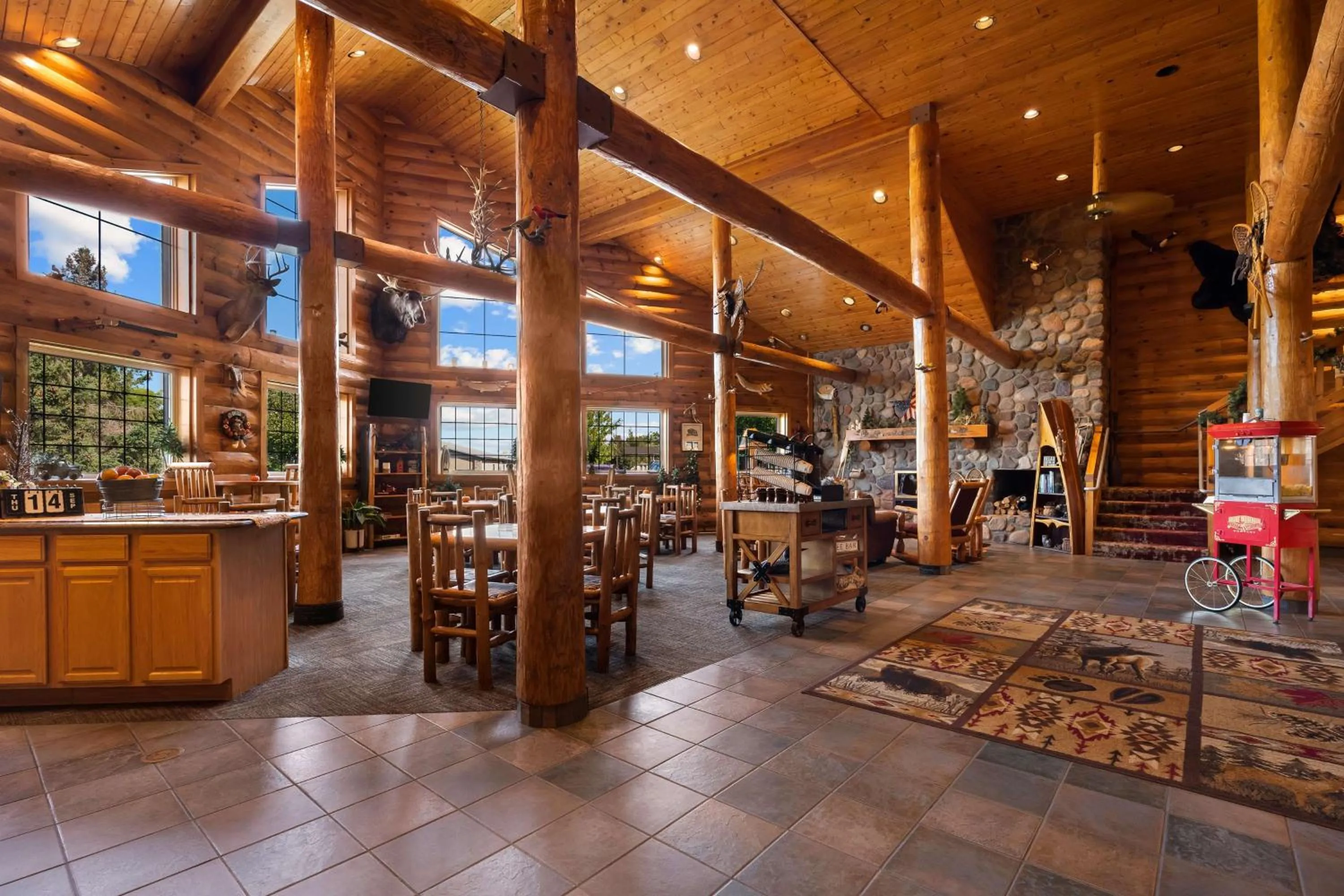Lobby or reception in Best Western Northwoods Lodge