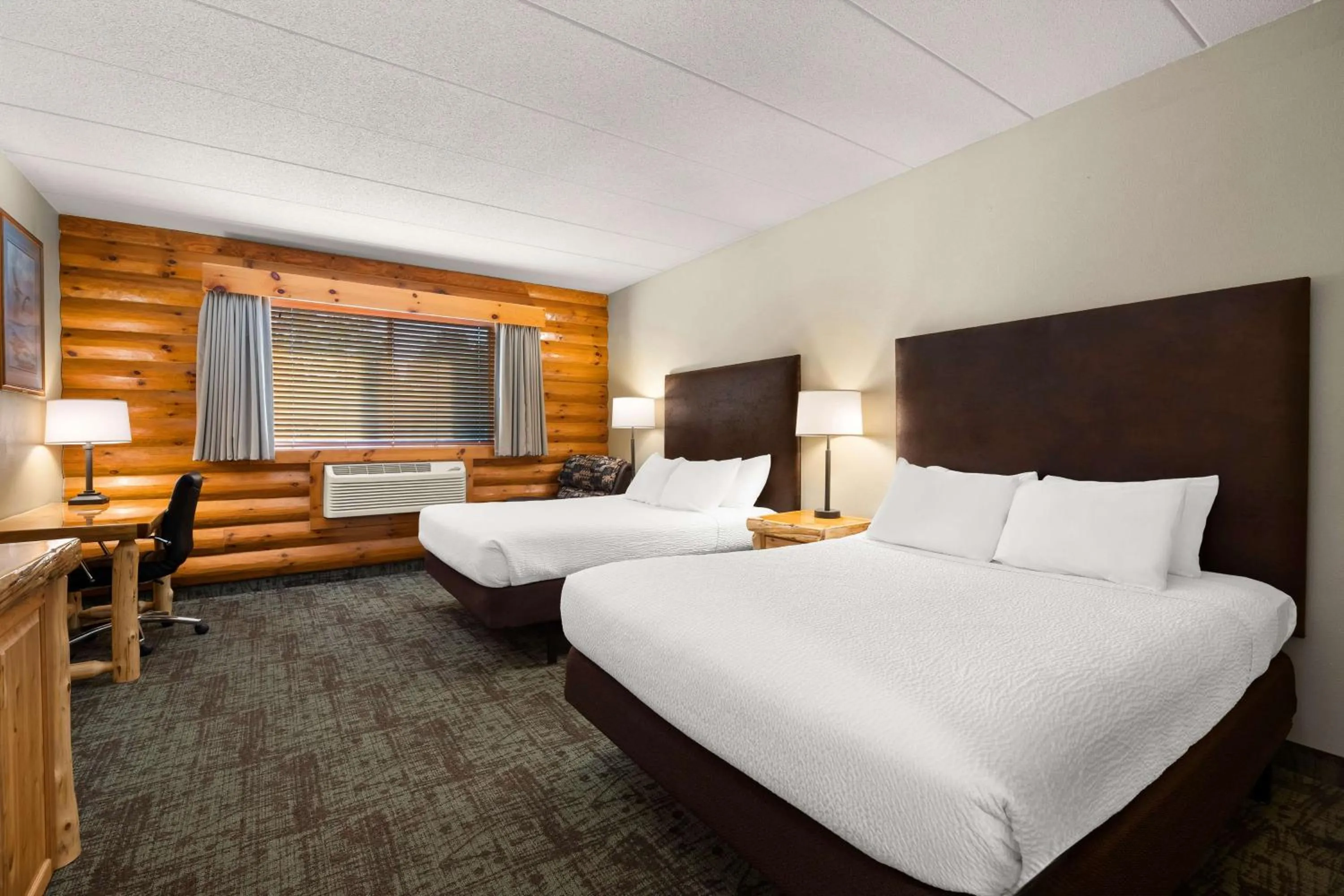 Bedroom, Bed in Best Western Northwoods Lodge