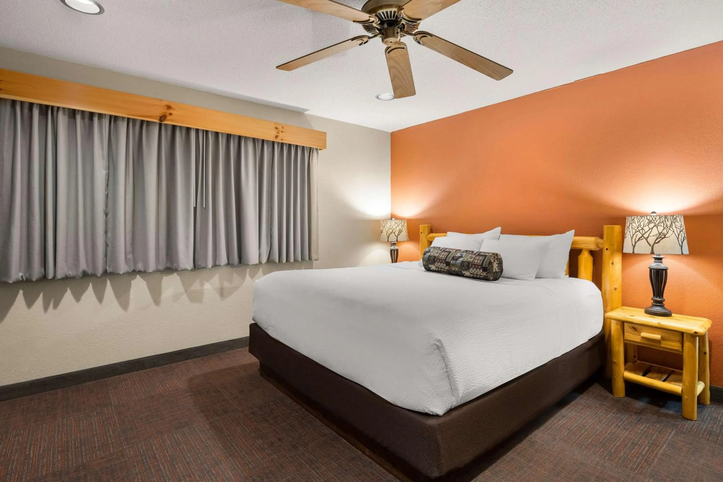 Bedroom, Bed in Best Western Northwoods Lodge