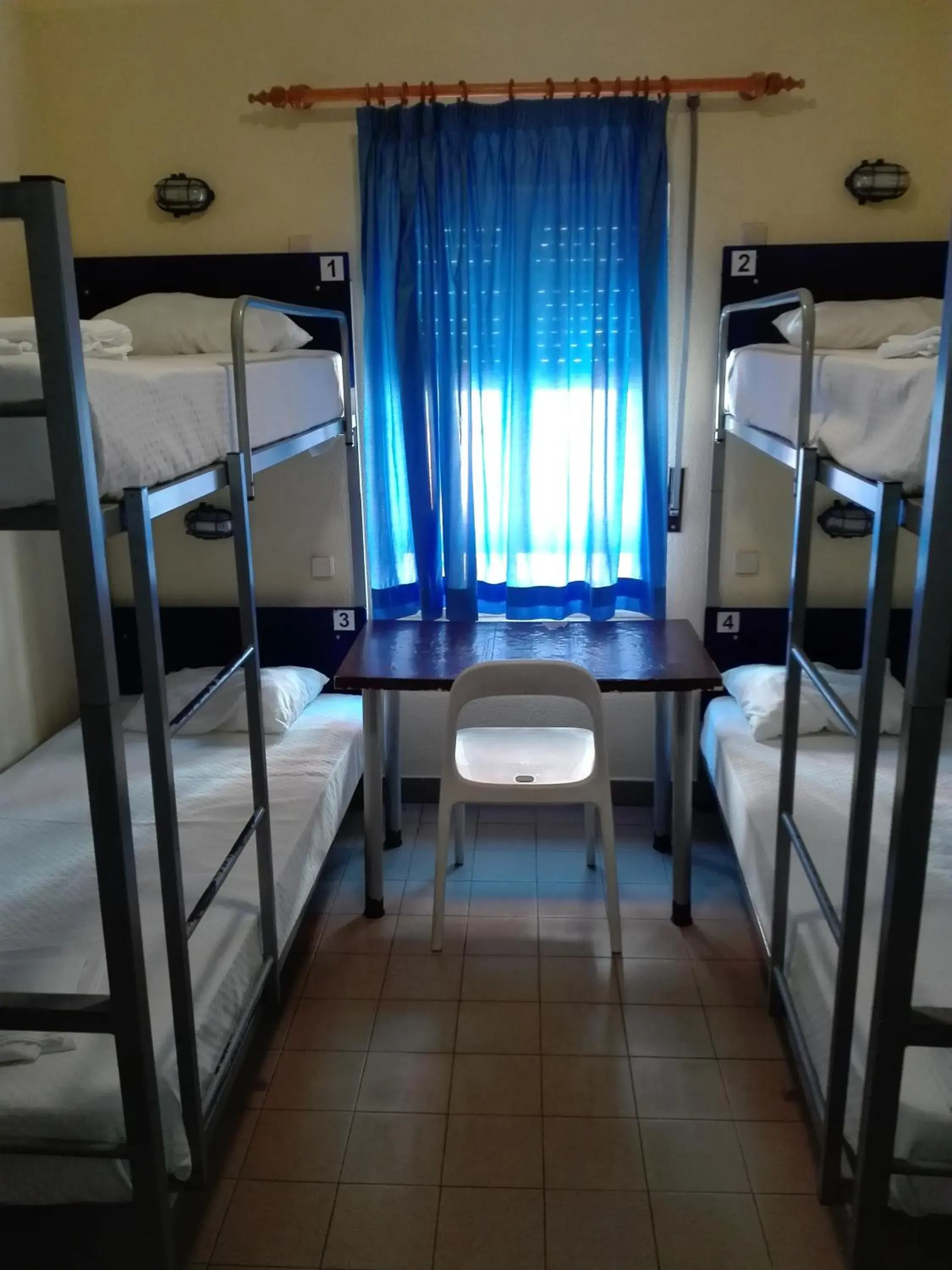 Bedroom, Bed in HI Lagos - Pousada de Juventude Bedroom, Bed in HI Lagos - Pousada de Juventude