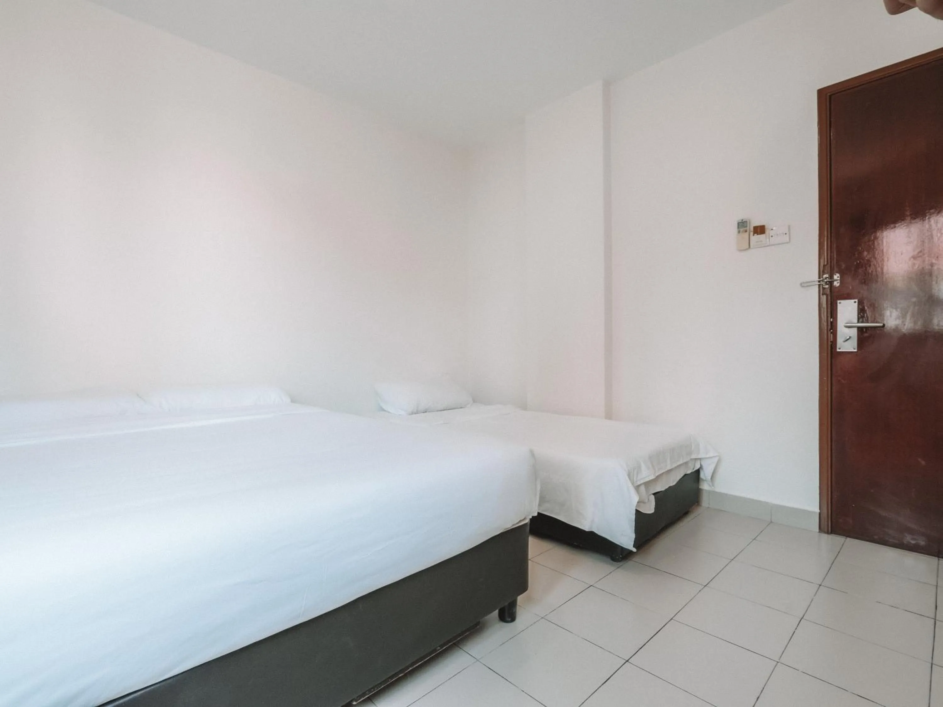 Bed in A Hotel Desker