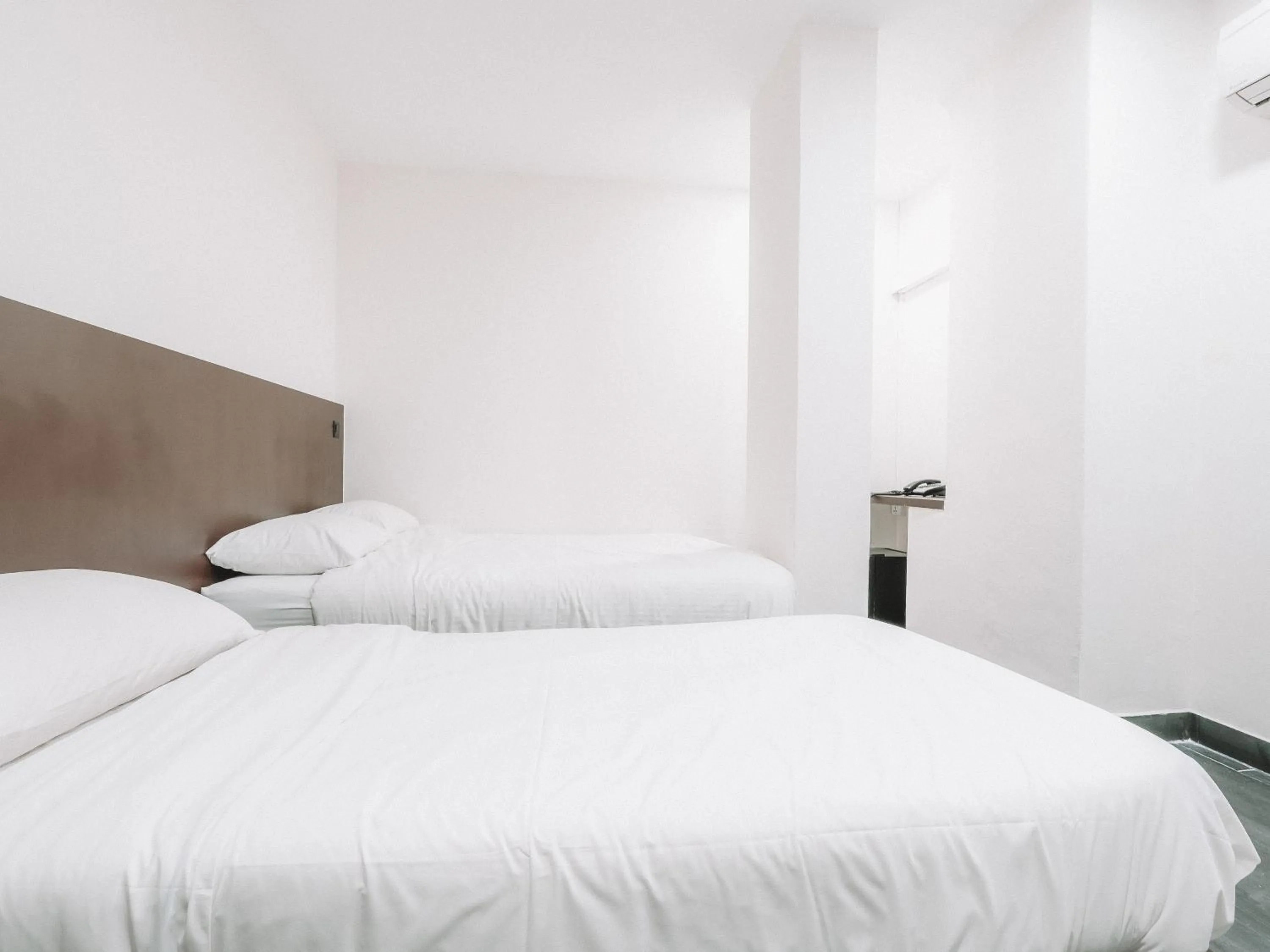 Bed in A Hotel Desker