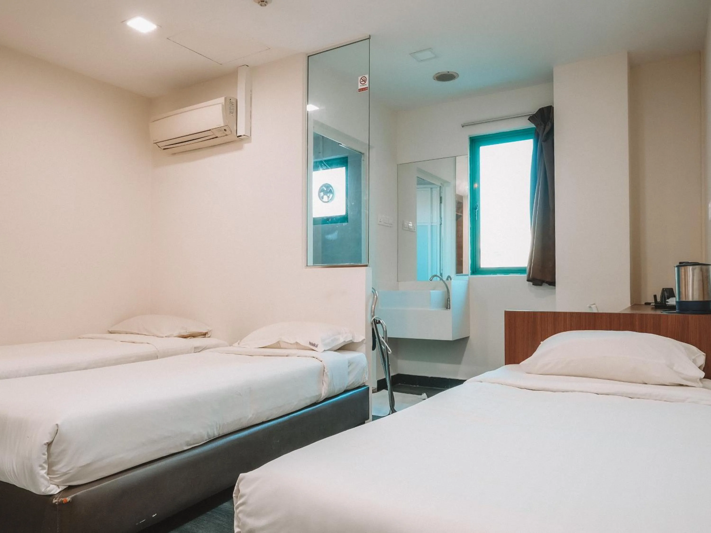 Bed in A Hotel Desker